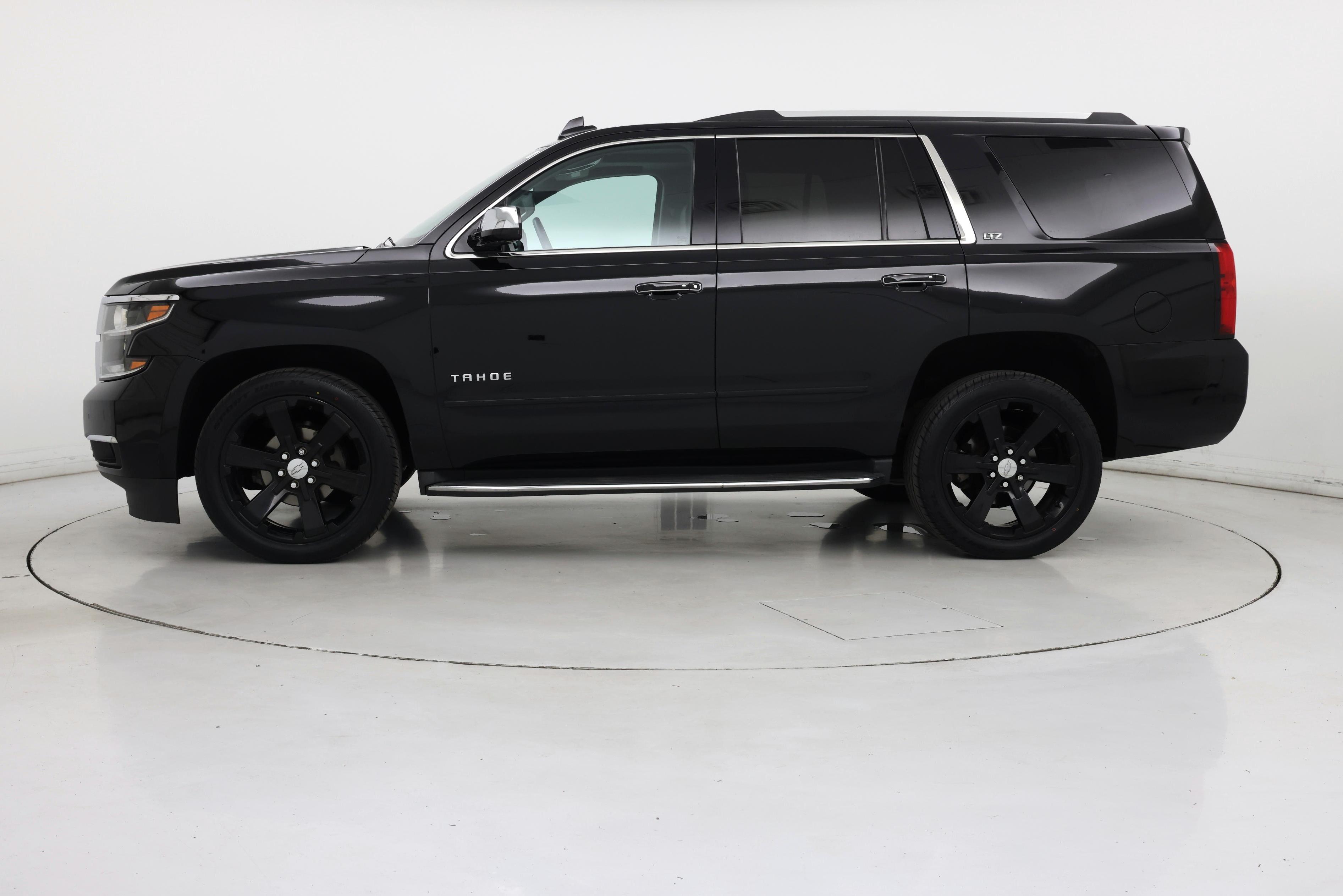 Thumbnail: 2016 Chevrolet Tahoe - 3