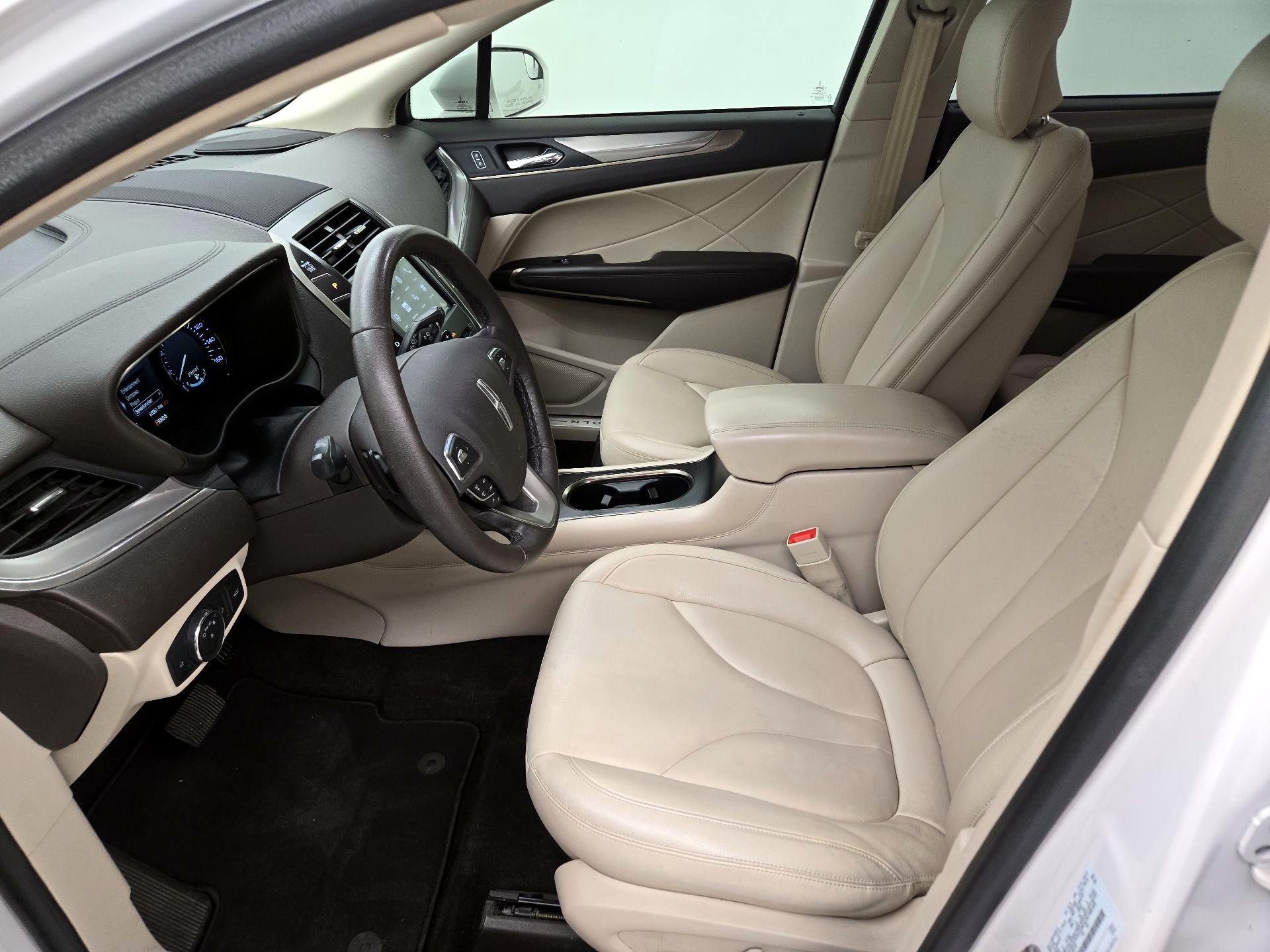 Thumbnail: 2019 Lincoln MKC - 11