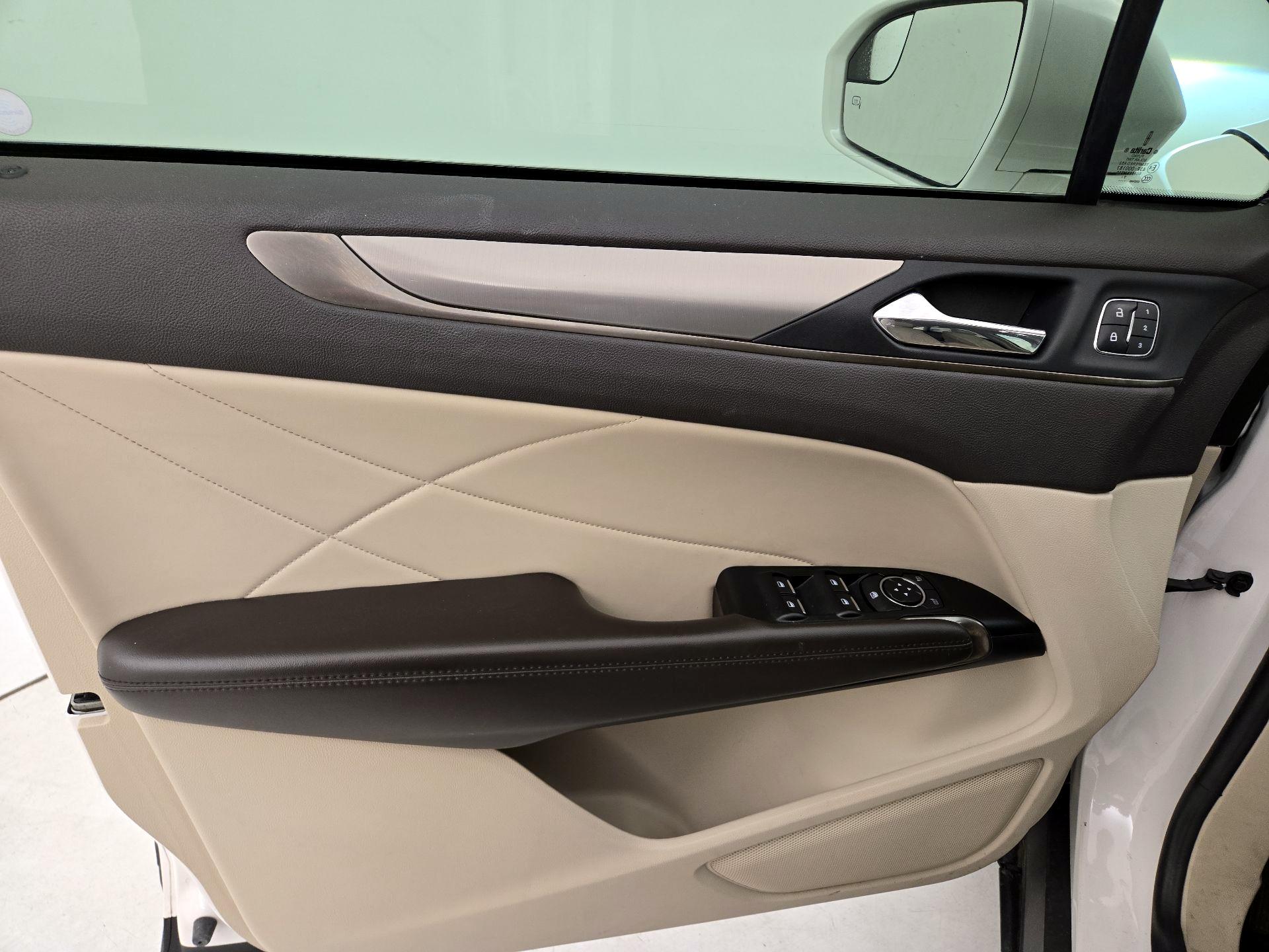 Thumbnail: 2019 Lincoln MKC - 12