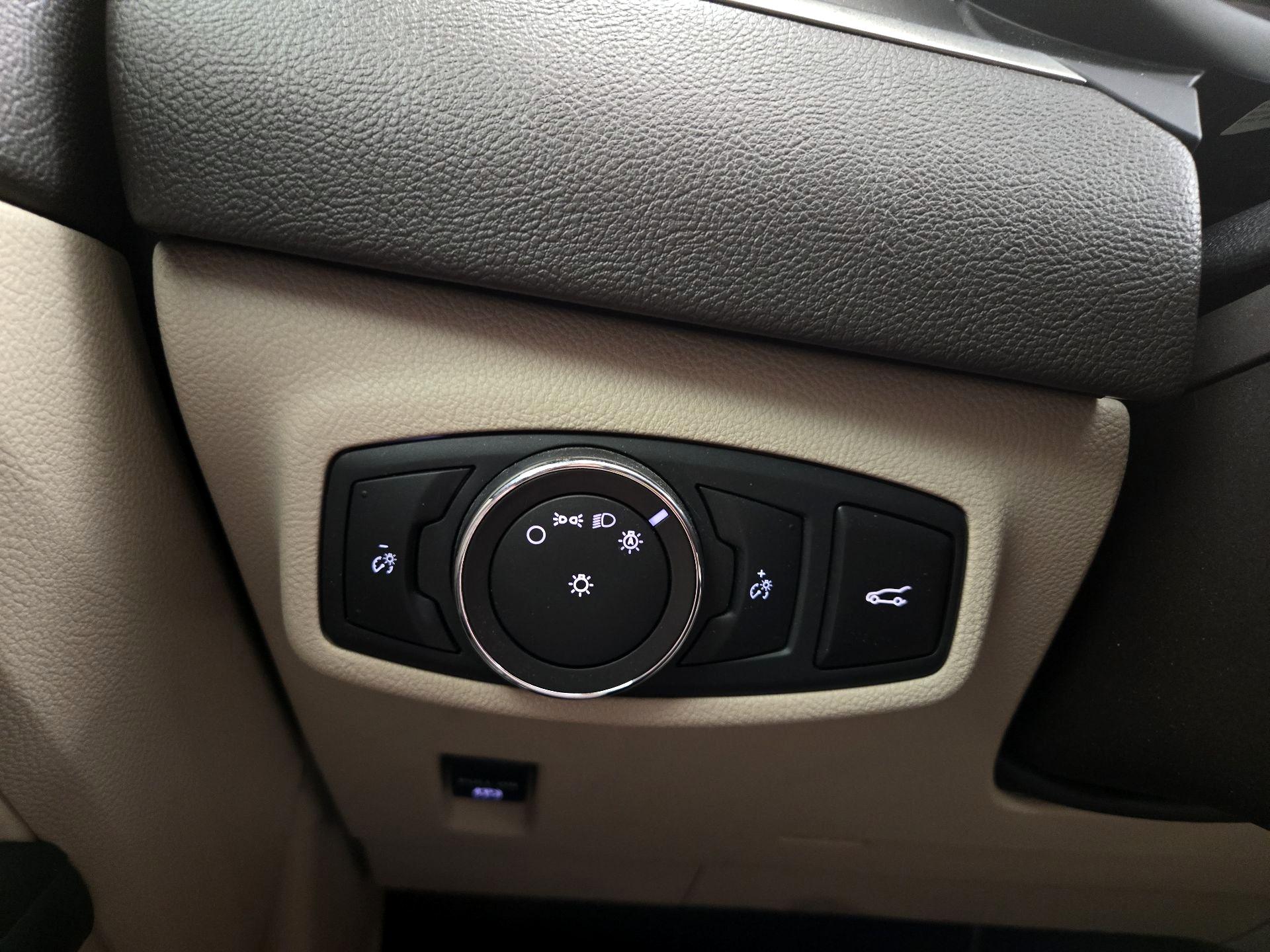 Thumbnail: 2019 Lincoln MKC - 13