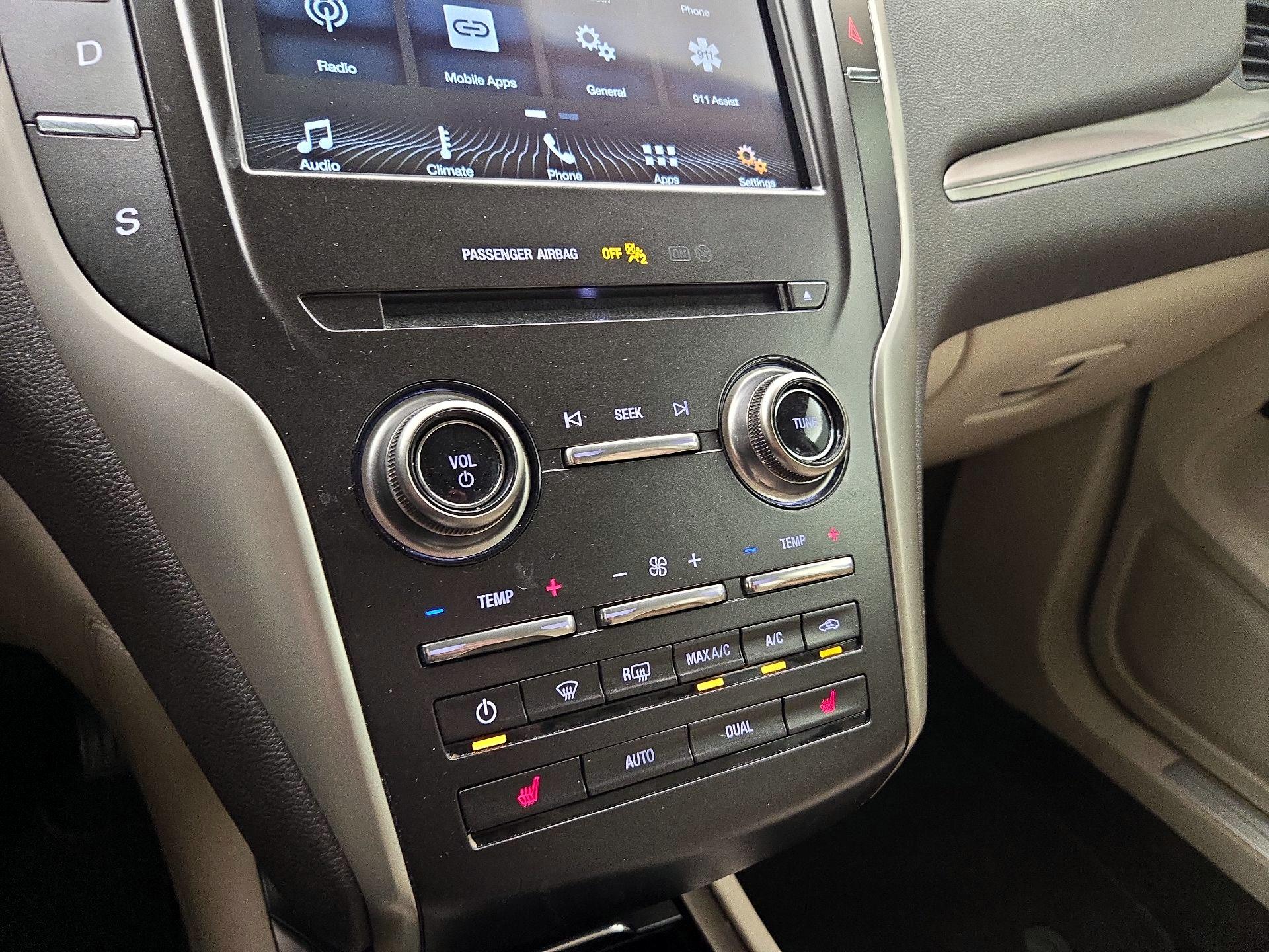 Thumbnail: 2019 Lincoln MKC - 16