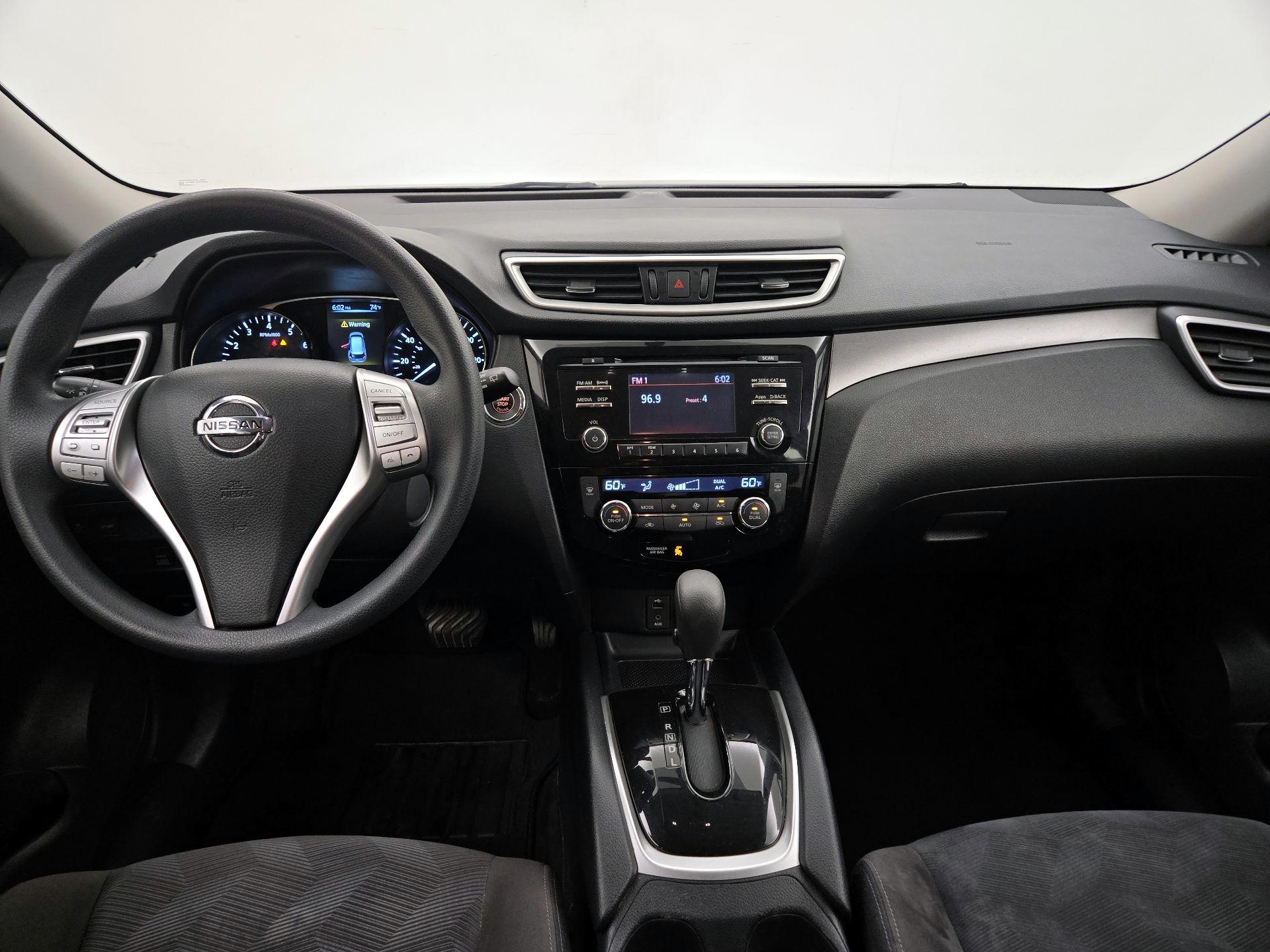 Thumbnail: 2016 Nissan Rogue - 9