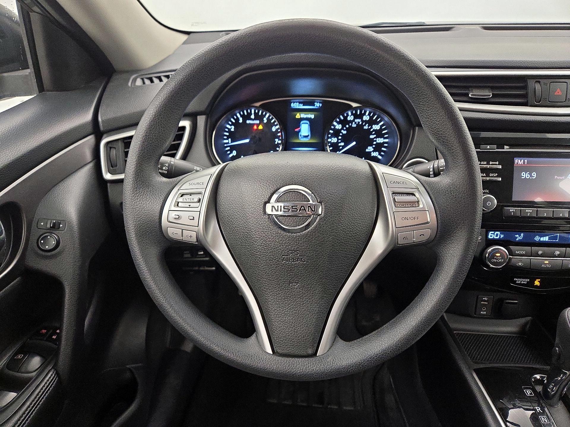 Thumbnail: 2016 Nissan Rogue - 10