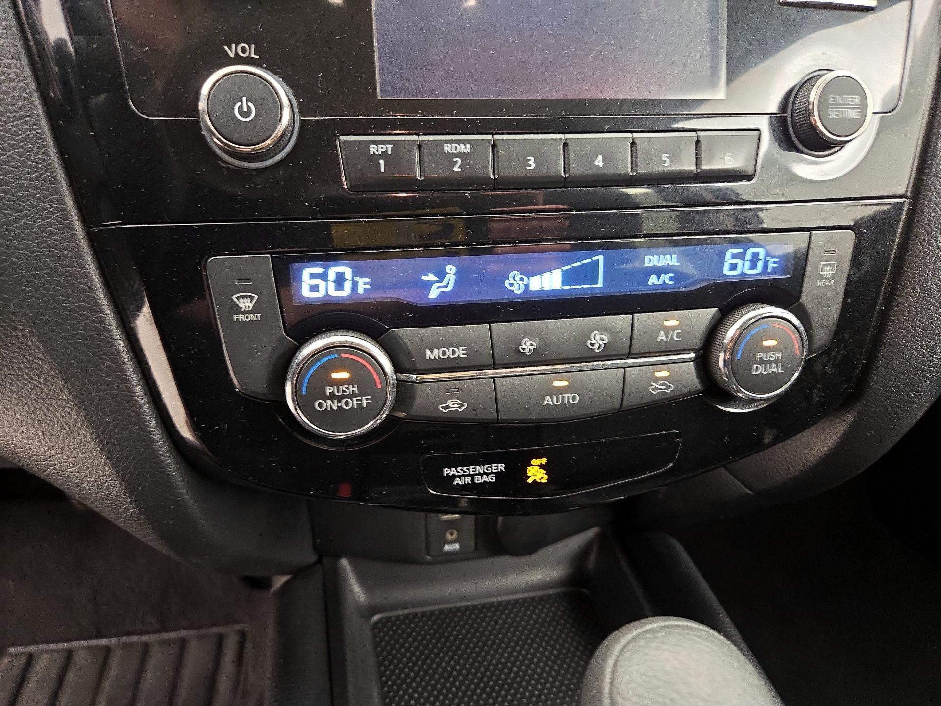 Thumbnail: 2016 Nissan Rogue - 16