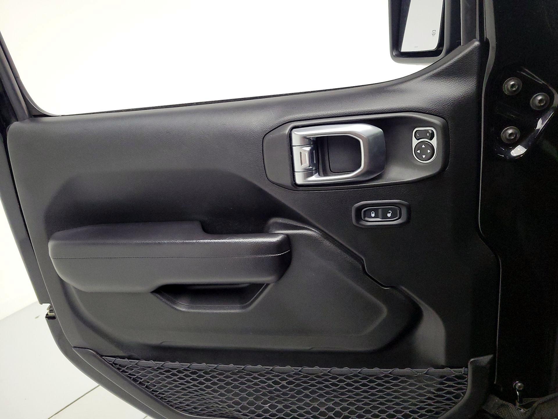 Thumbnail: 2019 Jeep Wrangler - 12