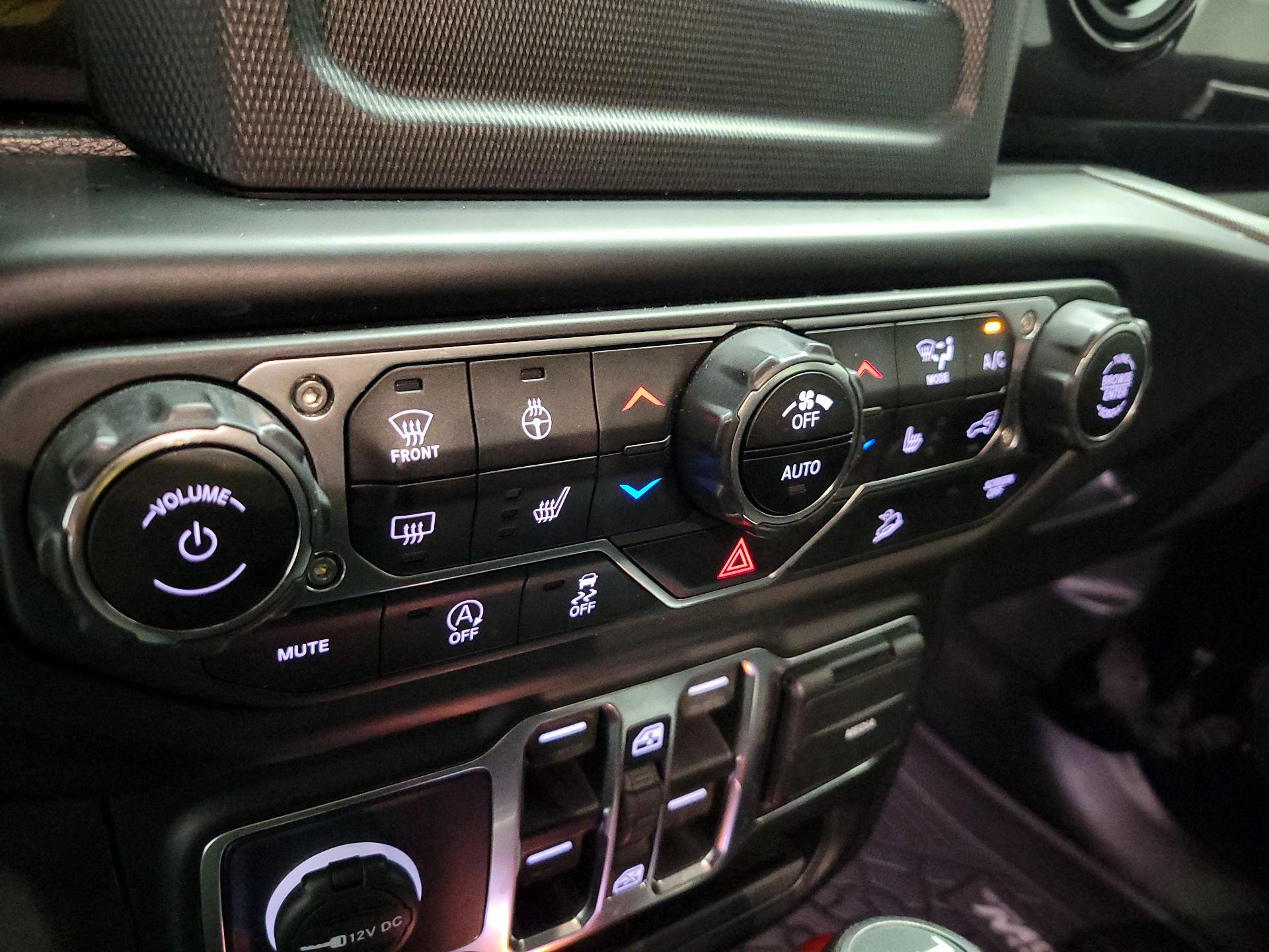 Thumbnail: 2019 Jeep Wrangler - 15