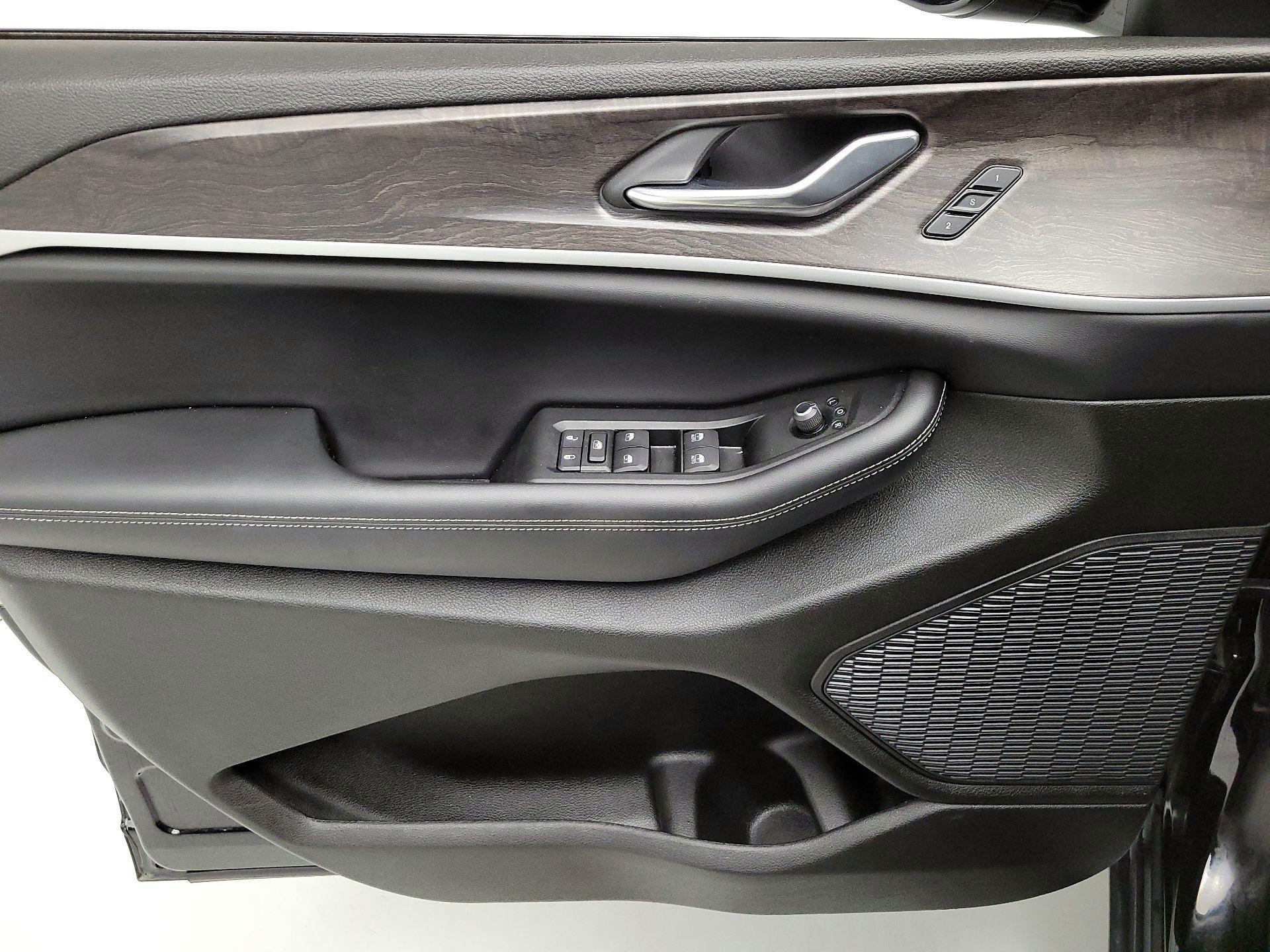 Thumbnail: 2025 Jeep Grand Cherokee - 12