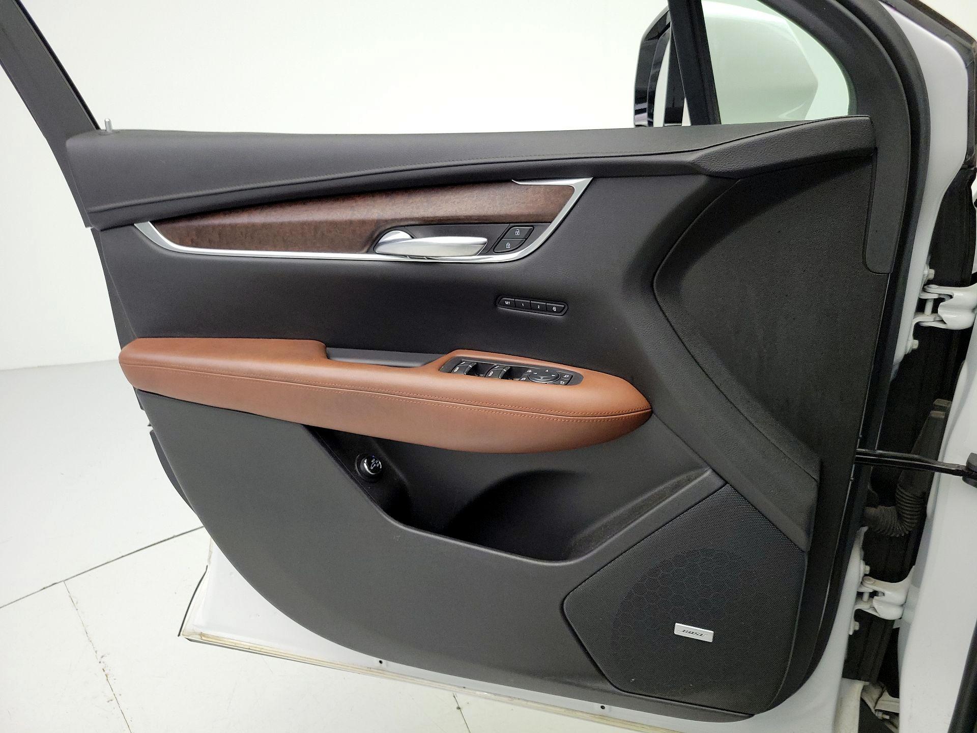 Thumbnail: 2021 Cadillac XT5 - 12