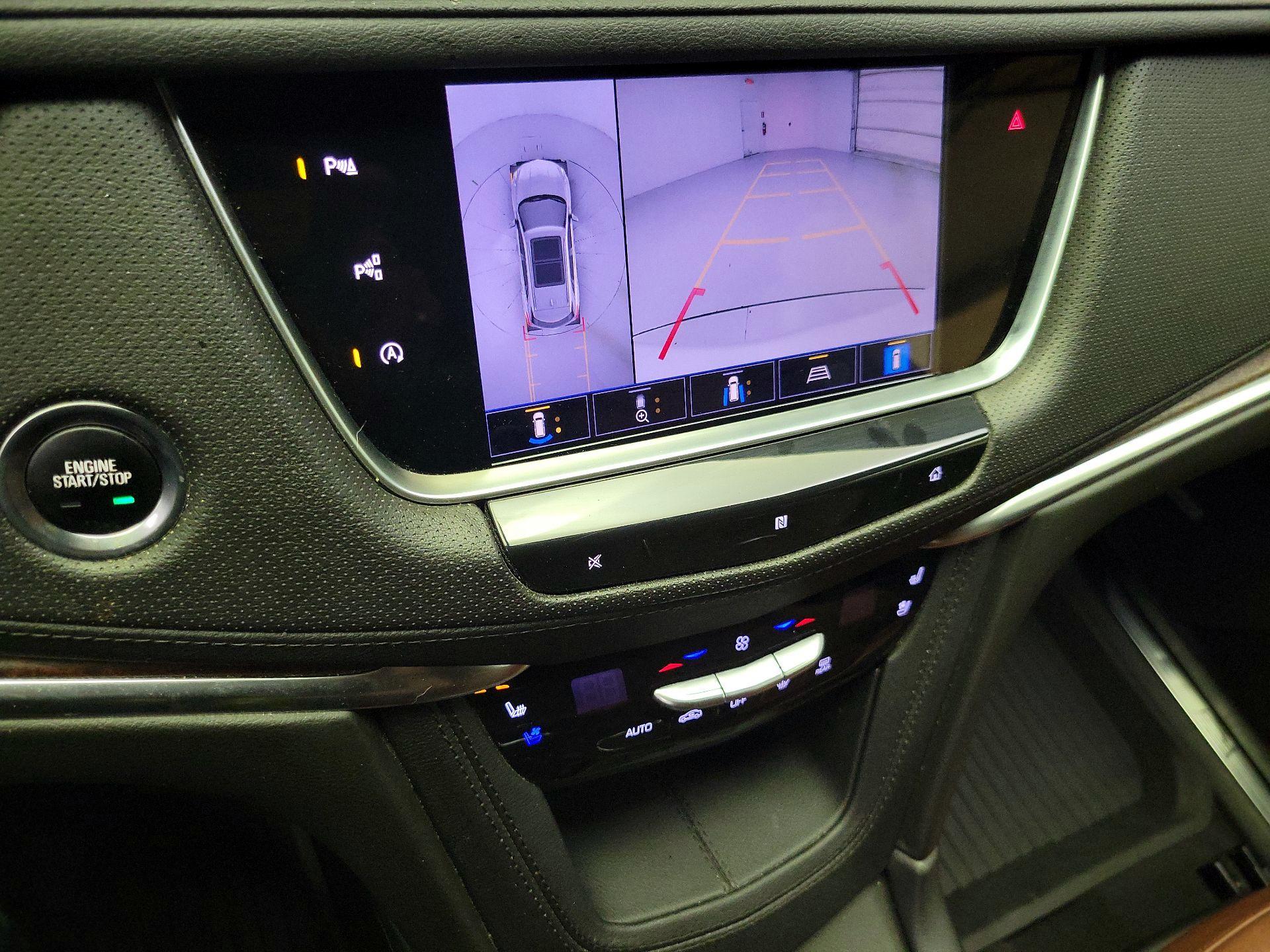 Thumbnail: 2021 Cadillac XT5 - 15