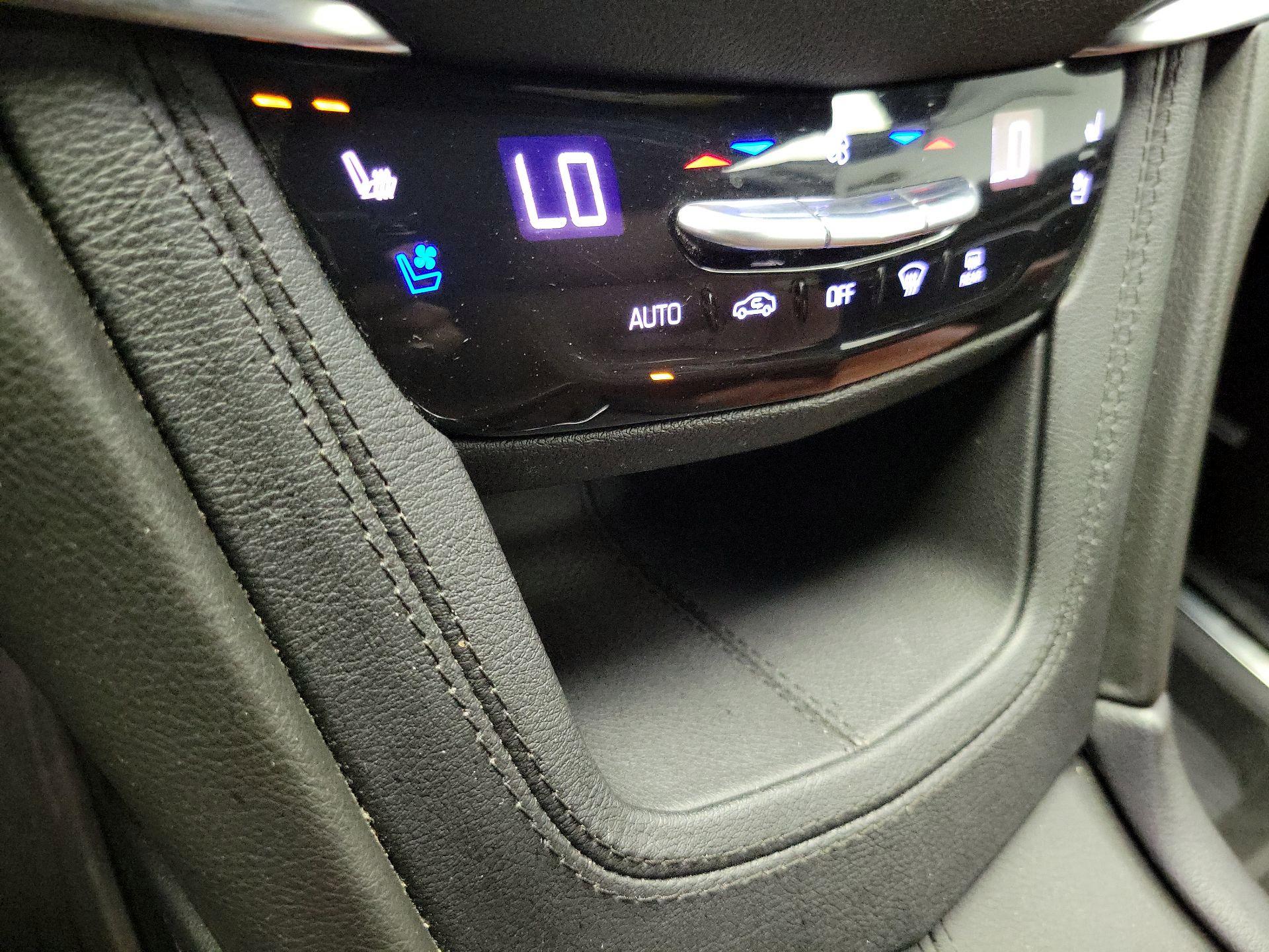 Thumbnail: 2021 Cadillac XT5 - 17