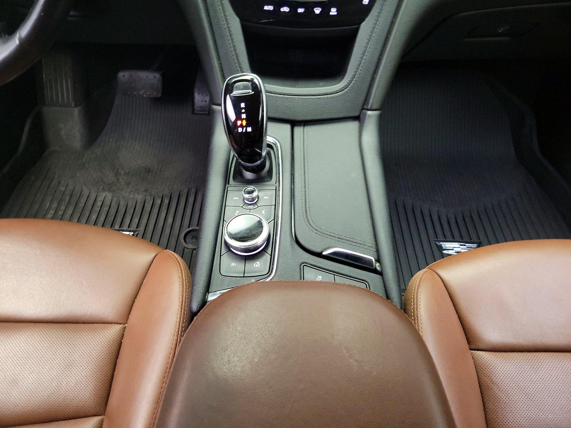 Thumbnail: 2021 Cadillac XT5 - 18