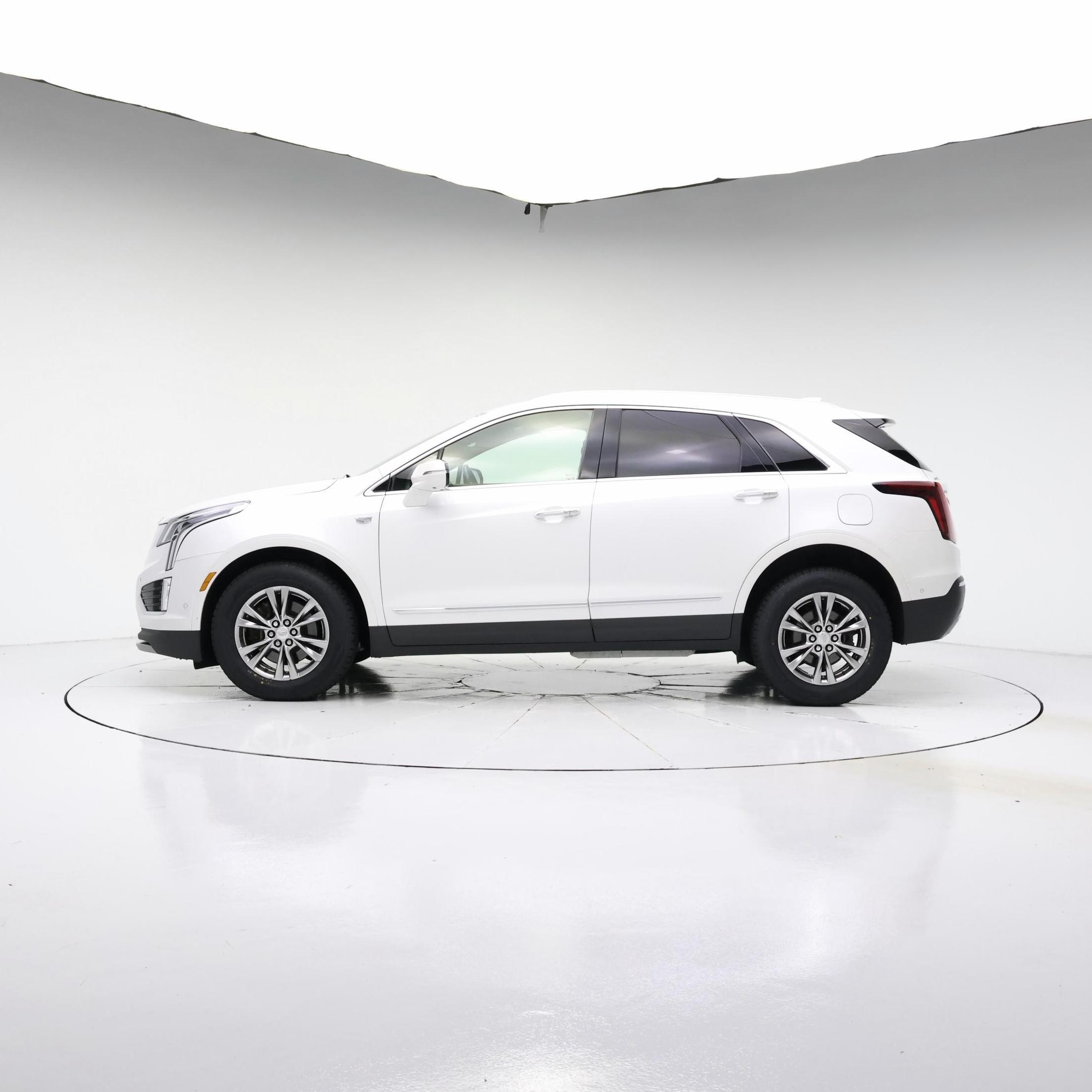 Thumbnail: 2021 Cadillac XT5 - 3
