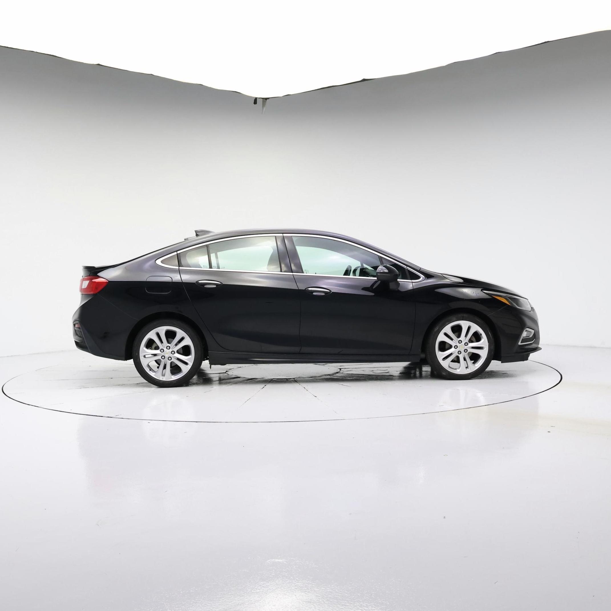 Thumbnail: 2017 Chevrolet Cruze - 7