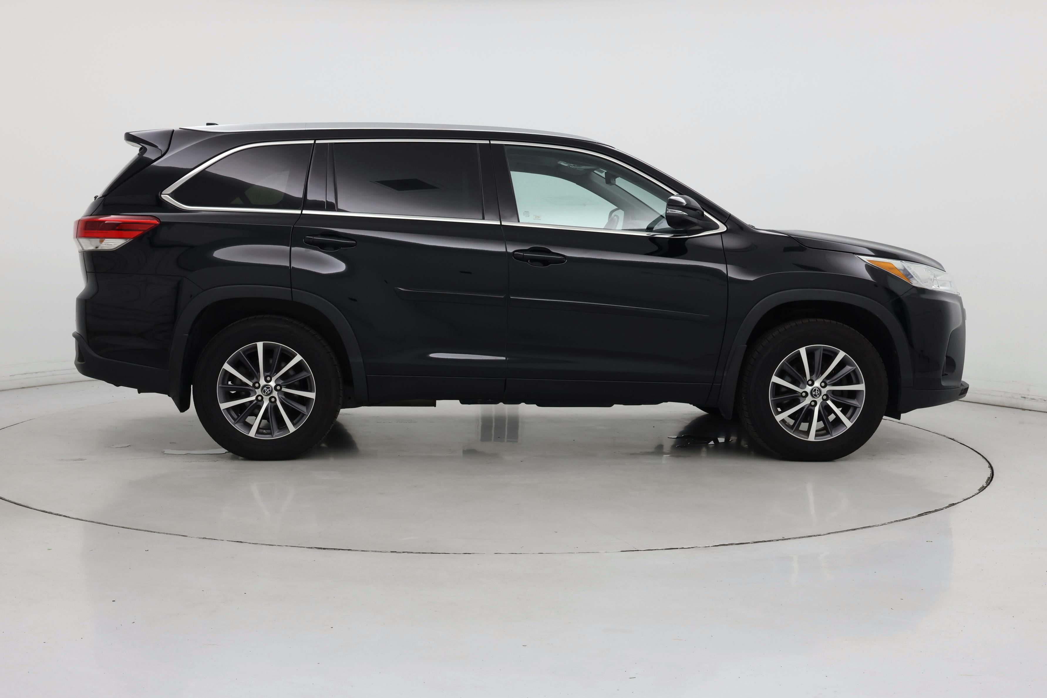 Thumbnail: 2018 Toyota Highlander - 7