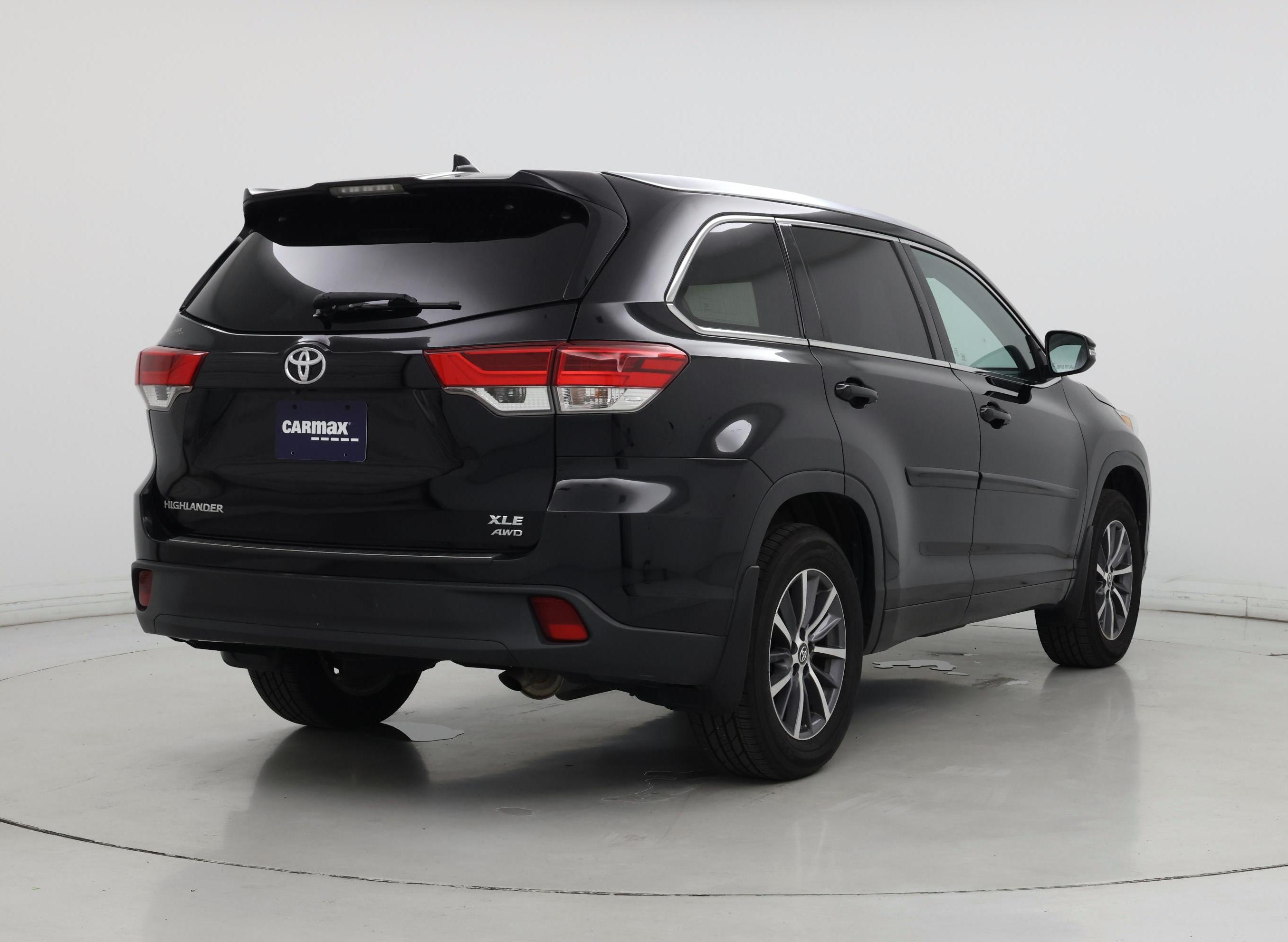 Thumbnail: 2018 Toyota Highlander - 8