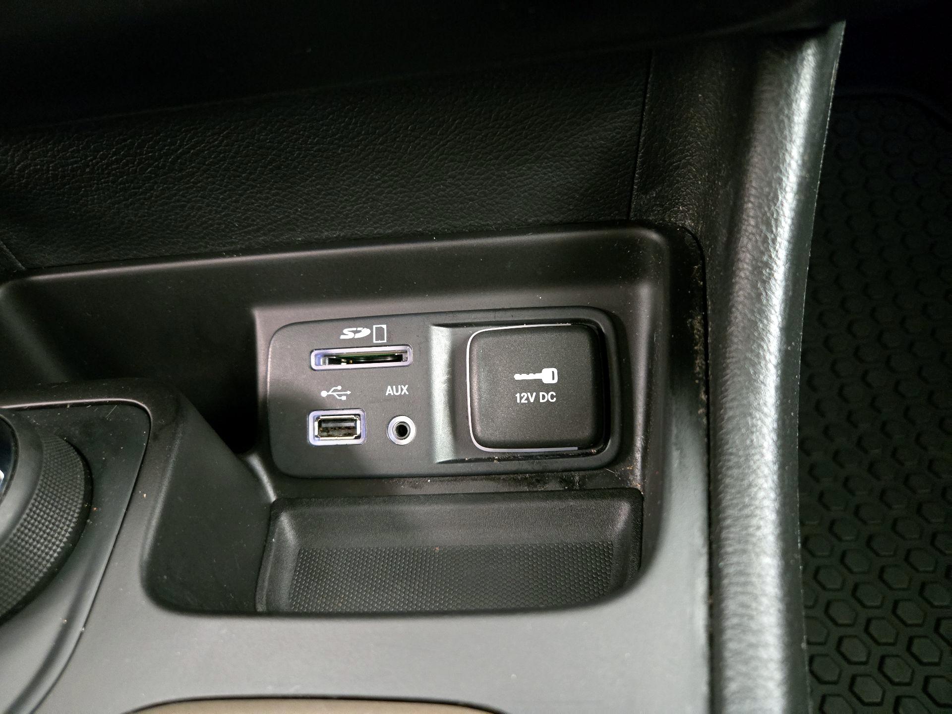 Thumbnail: 2016 Jeep Cherokee - 18