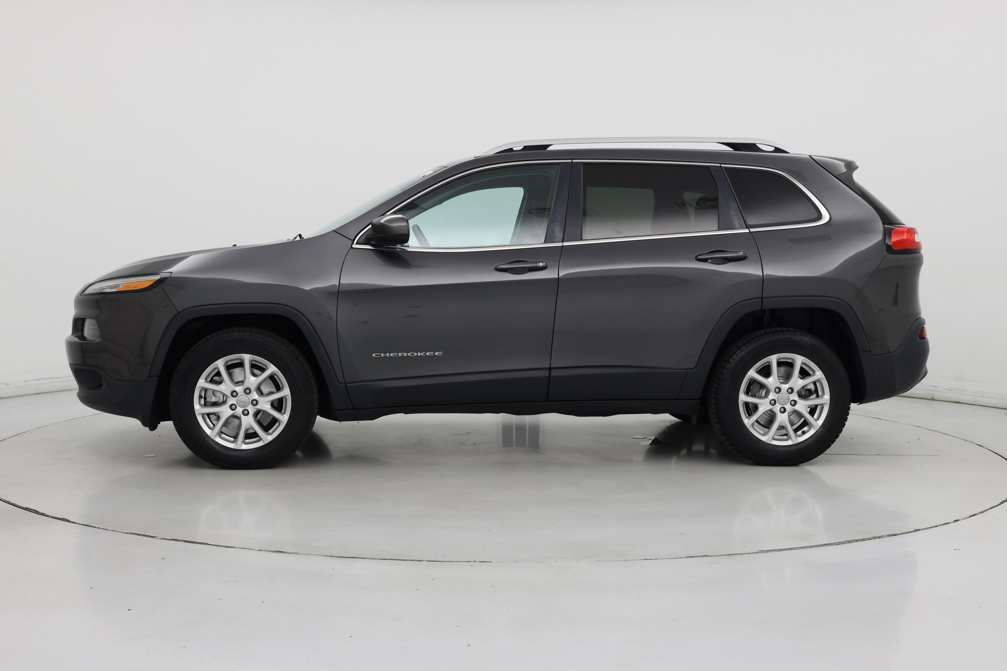Thumbnail: 2016 Jeep Cherokee - 3