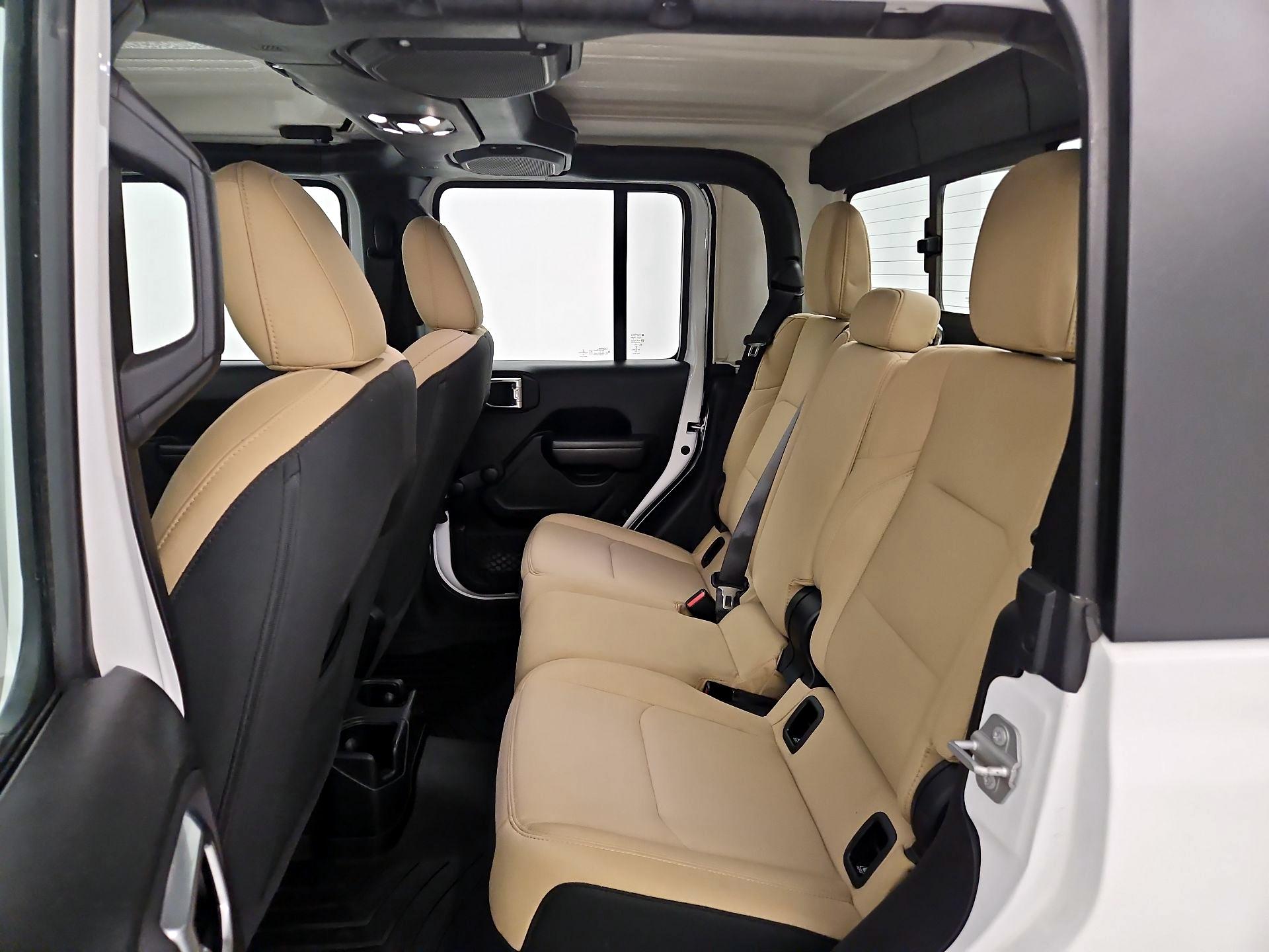 Thumbnail: 2021 Jeep Gladiator - 17
