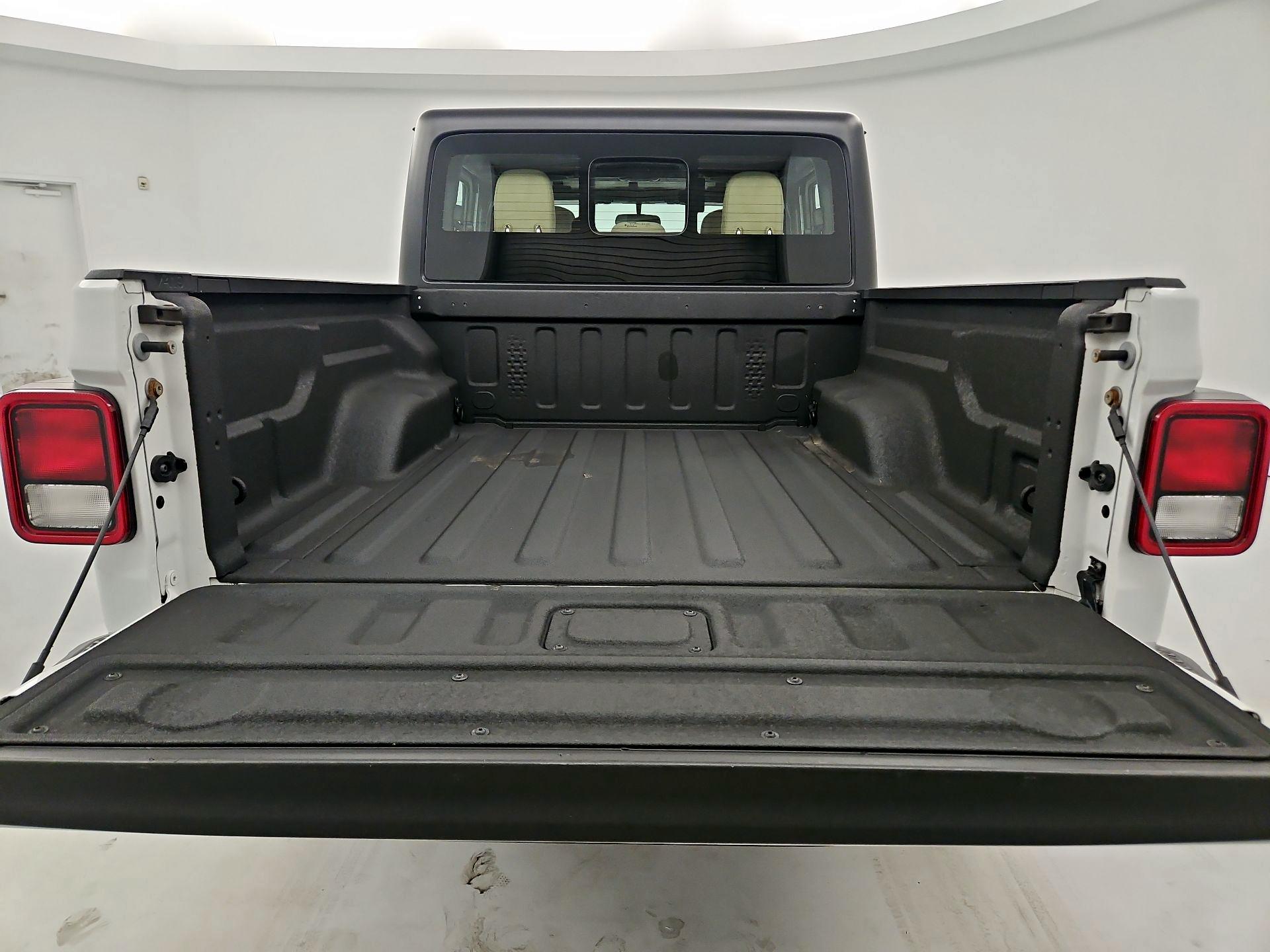 Thumbnail: 2021 Jeep Gladiator - 18
