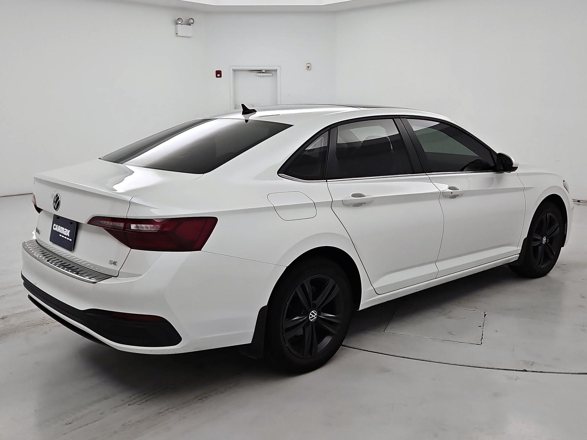 Thumbnail: 2024 Volkswagen Jetta - 5