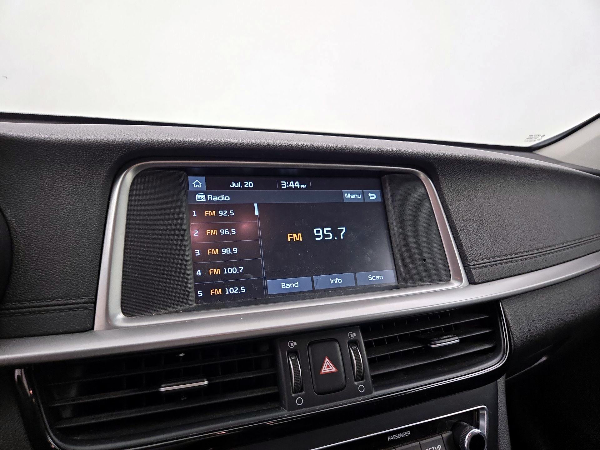 Thumbnail: 2019 Kia Optima - 15