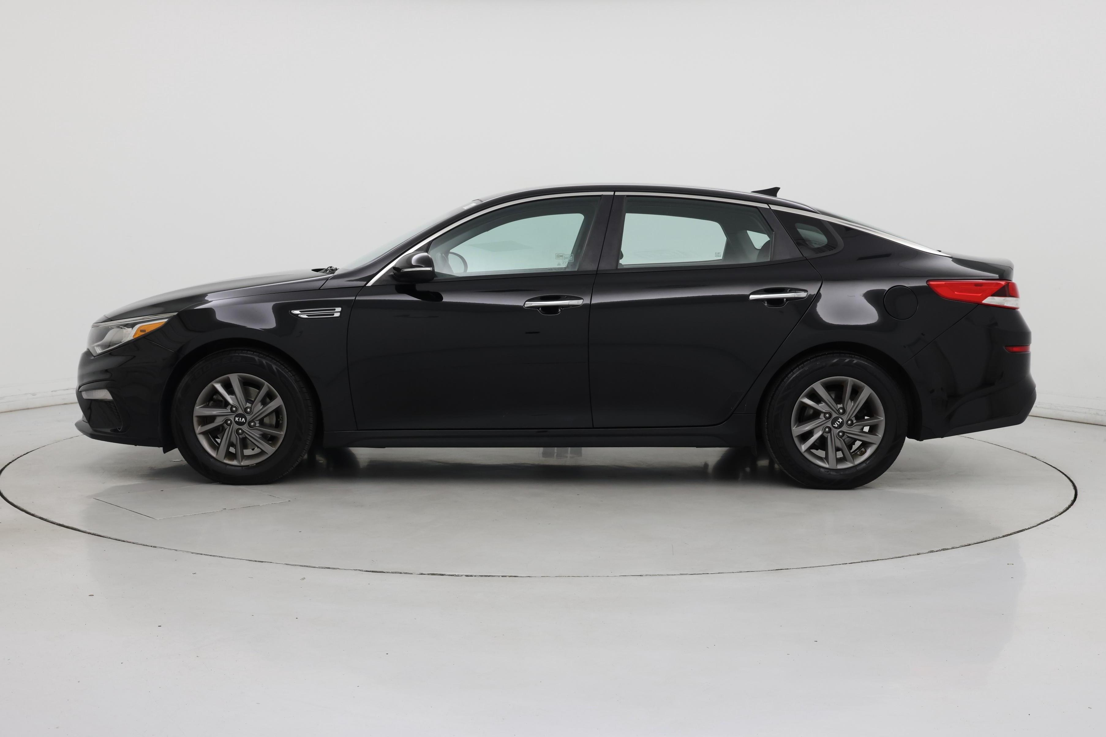 Thumbnail: 2020 Kia Optima - 3