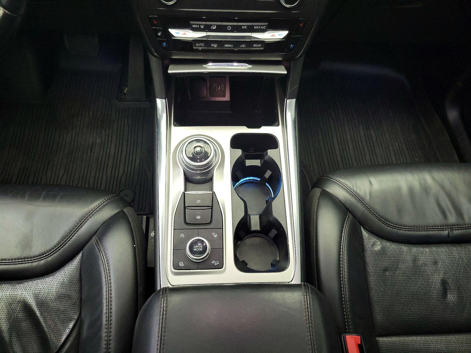 2020 Ford Explorer Platinum - Photo 19