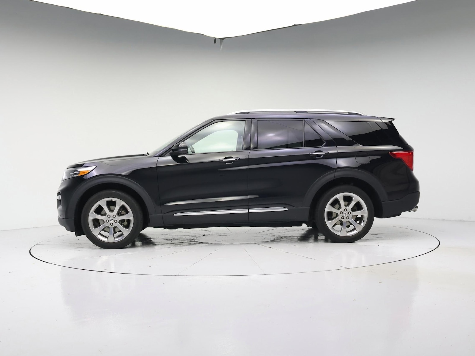 2020 Ford Explorer Platinum - Photo 4