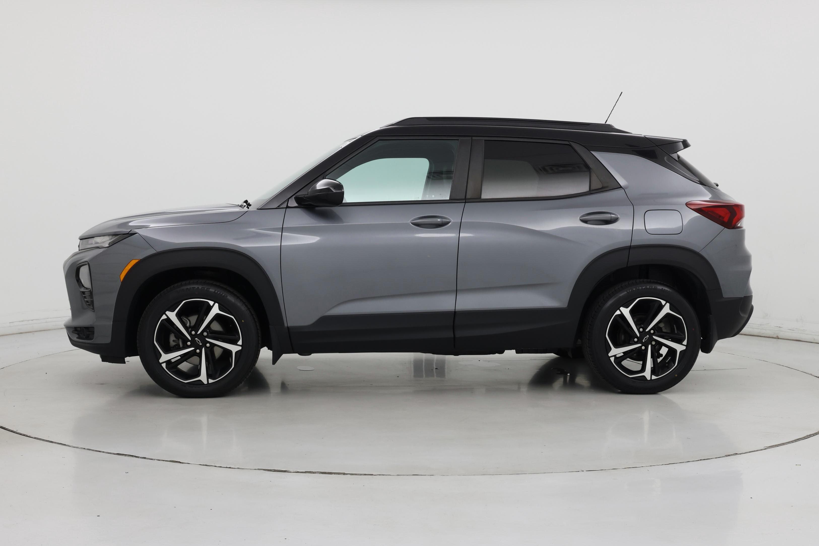 Thumbnail: 2021 Chevrolet TrailBlazer - 3
