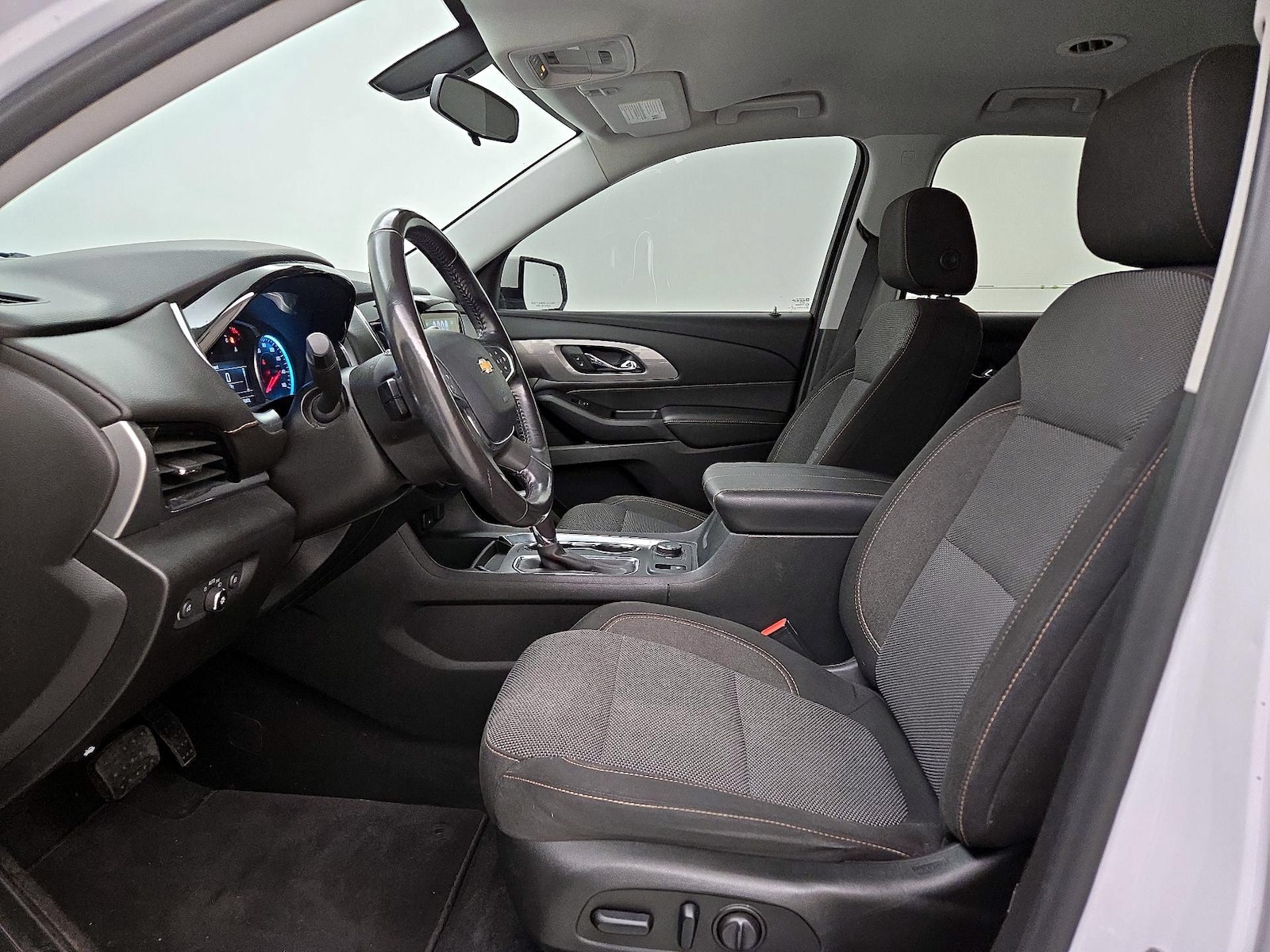 2018 Chevrolet Traverse 1LT - Photo 12