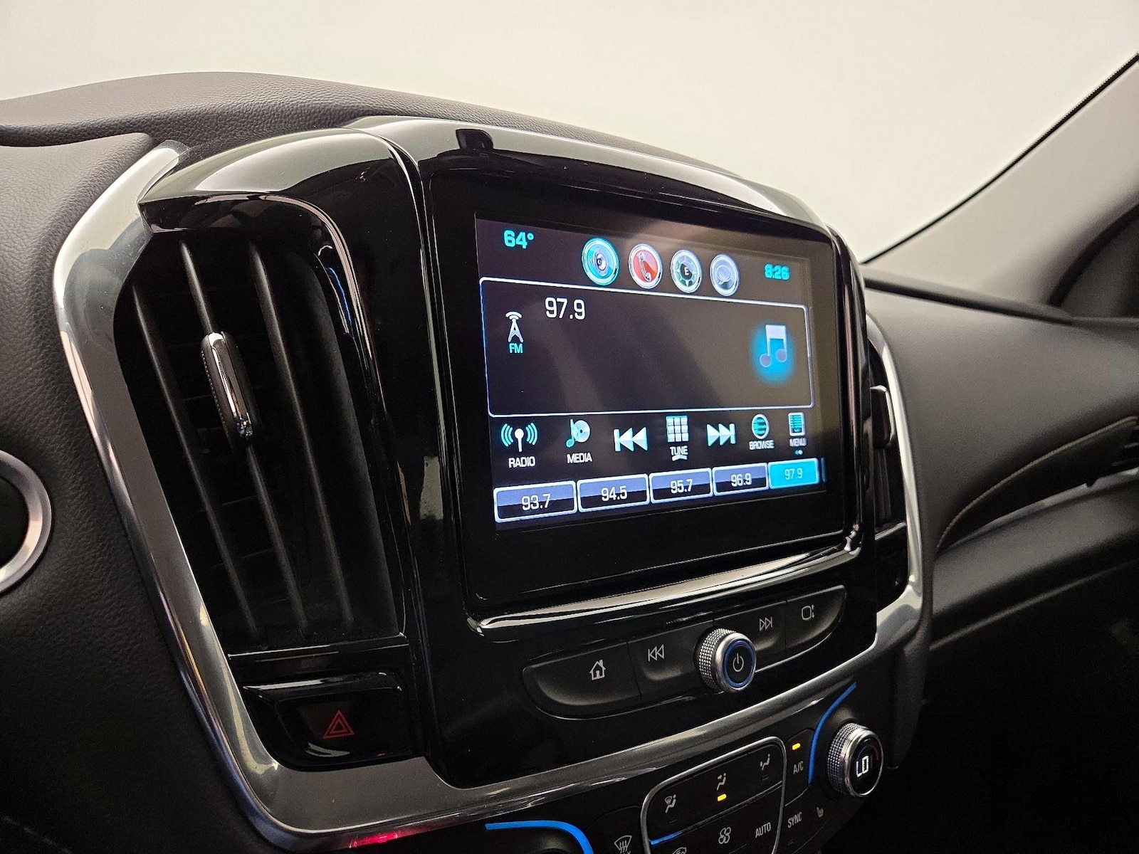 2018 Chevrolet Traverse 1LT - Photo 16