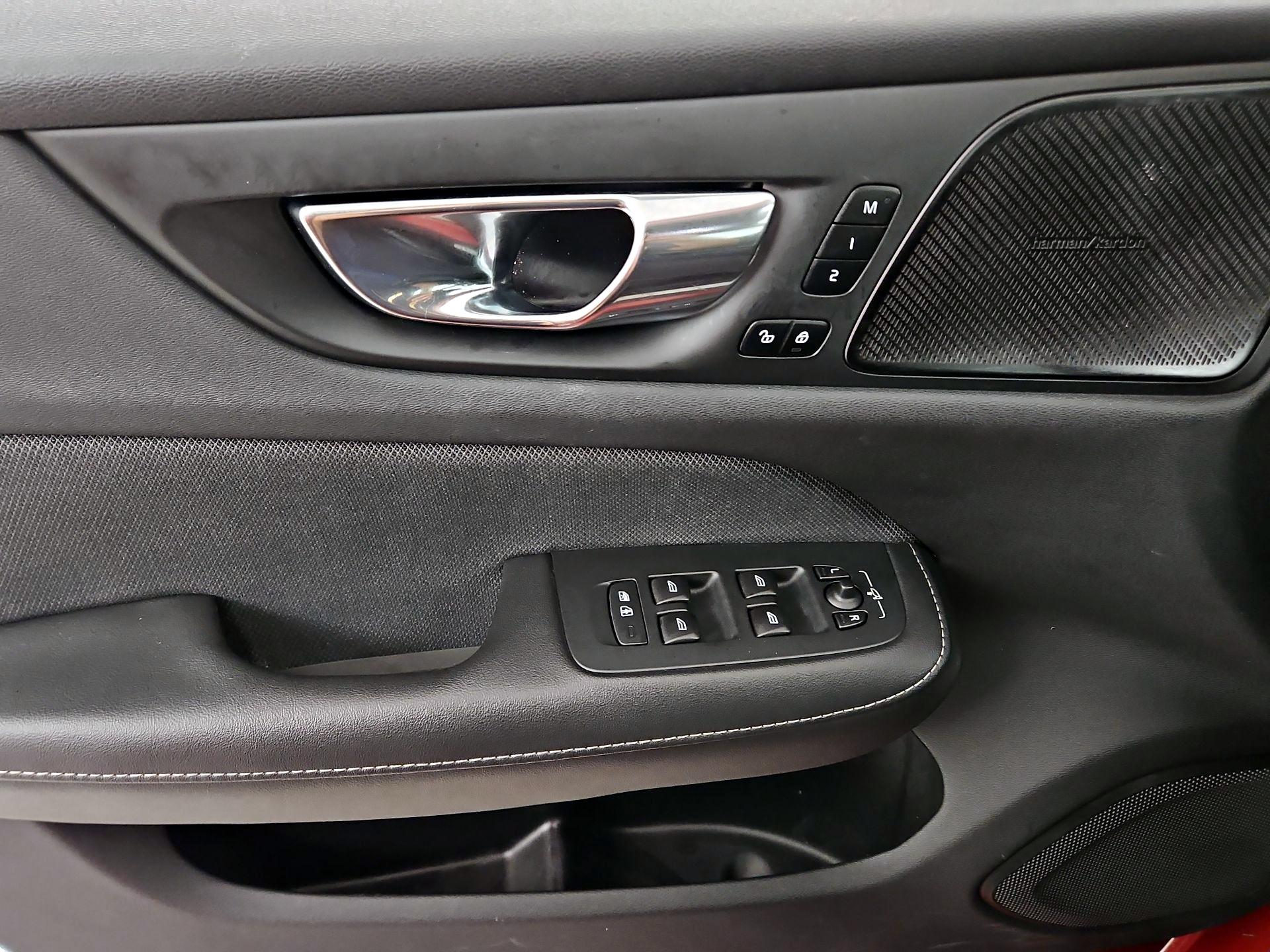 Thumbnail: 2021 Volvo S60 - 10