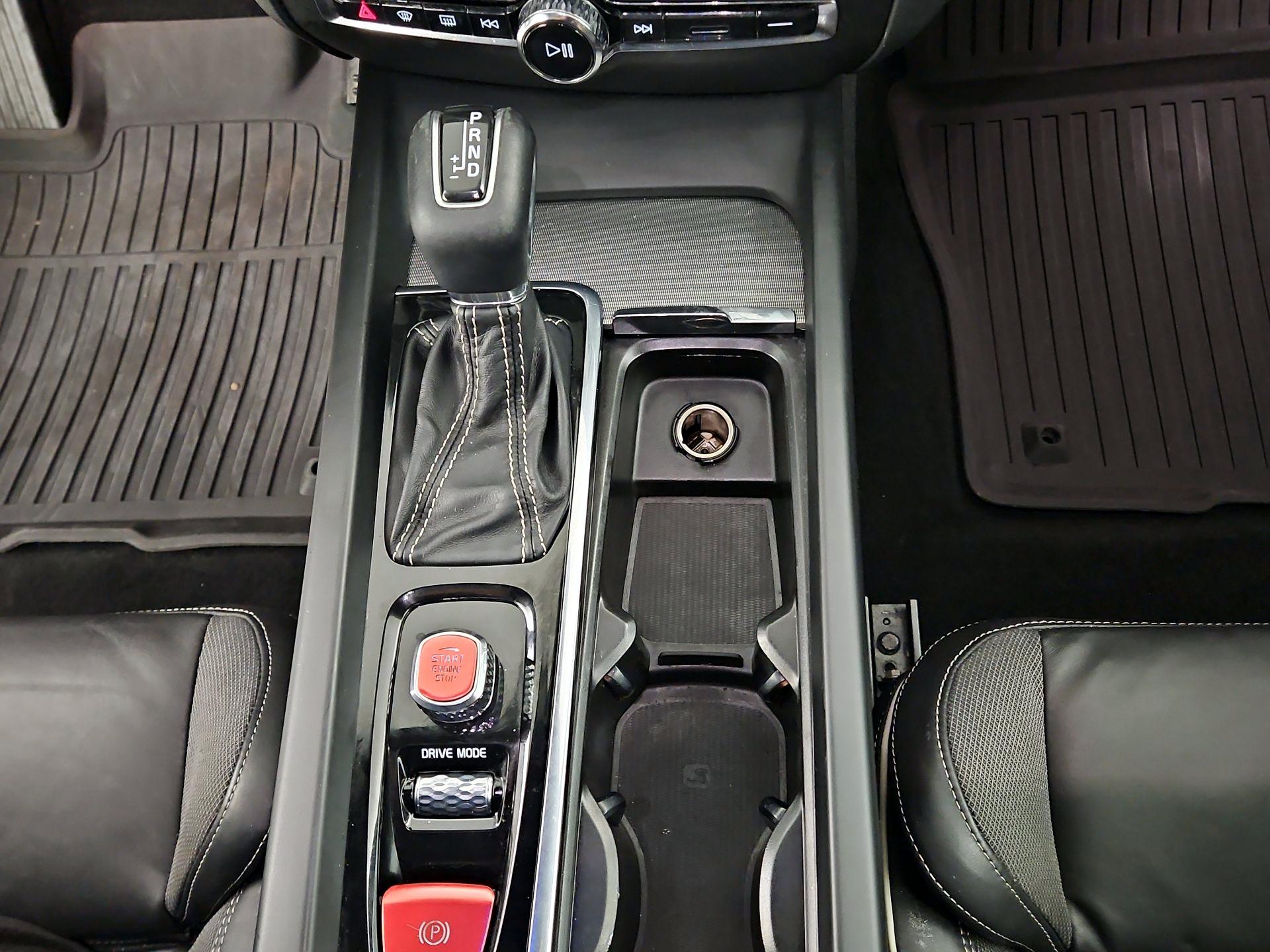 Thumbnail: 2021 Volvo S60 - 16