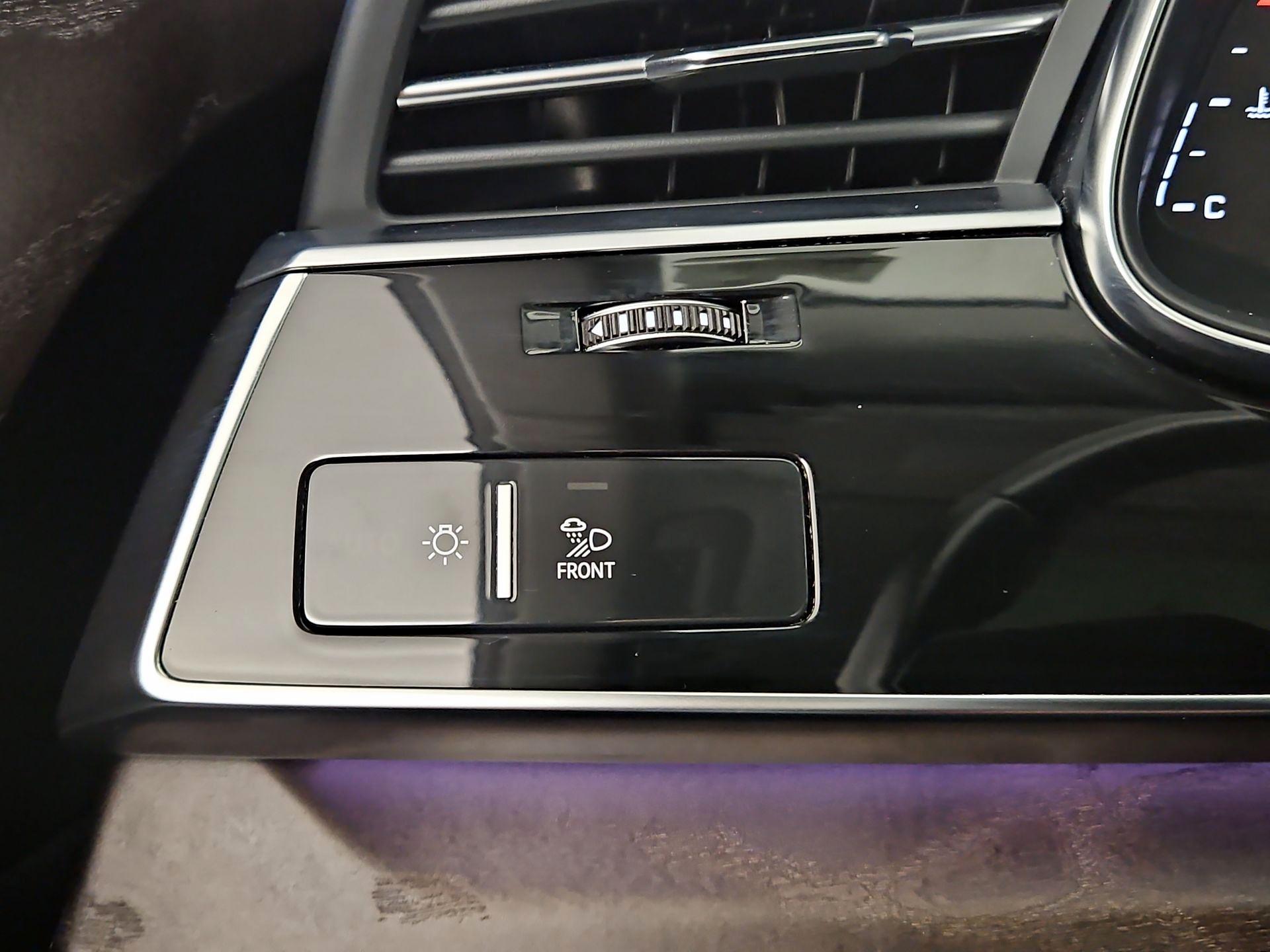 Thumbnail: 2020 Audi Q8 - 11
