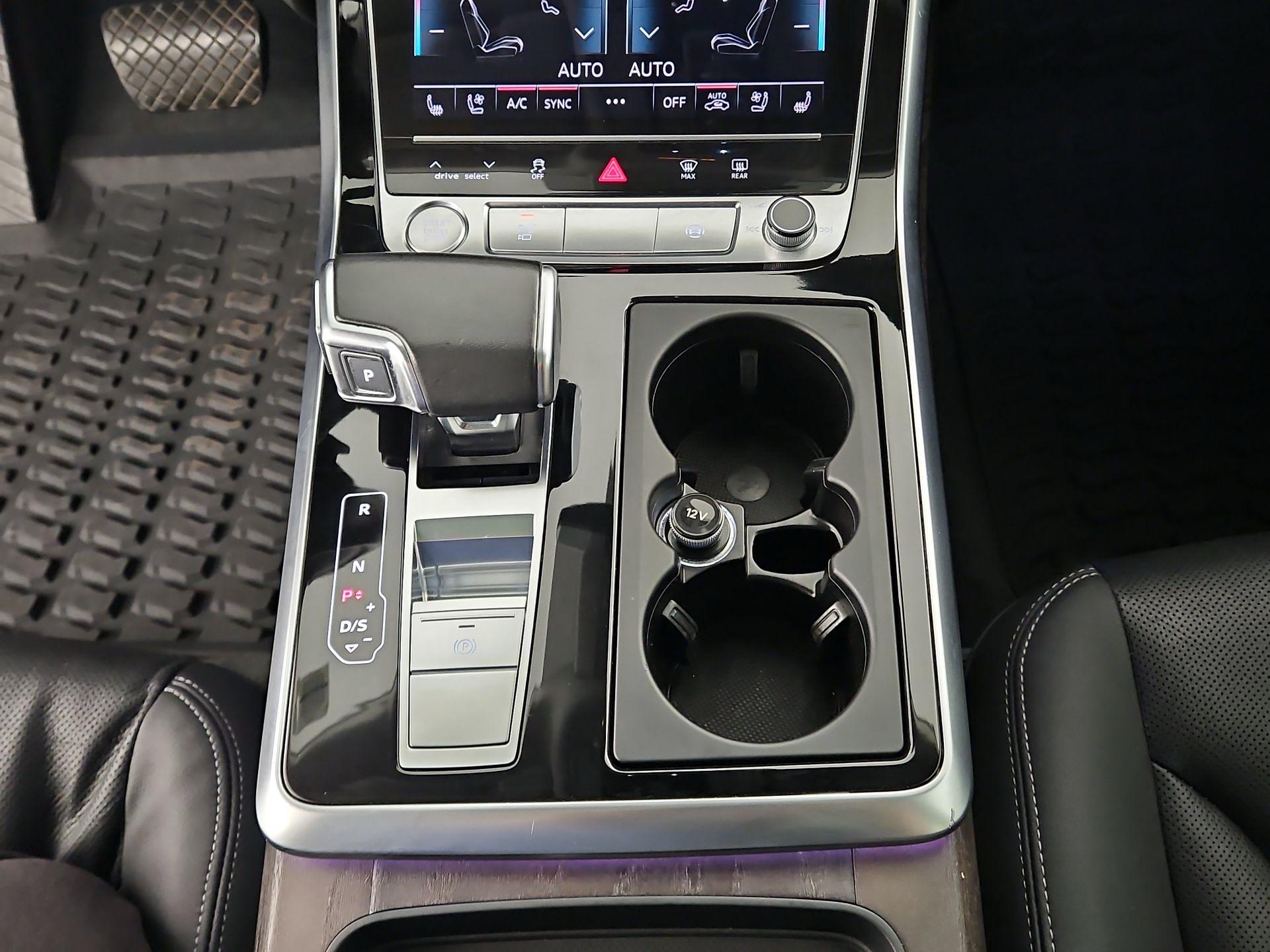 Thumbnail: 2020 Audi Q8 - 16