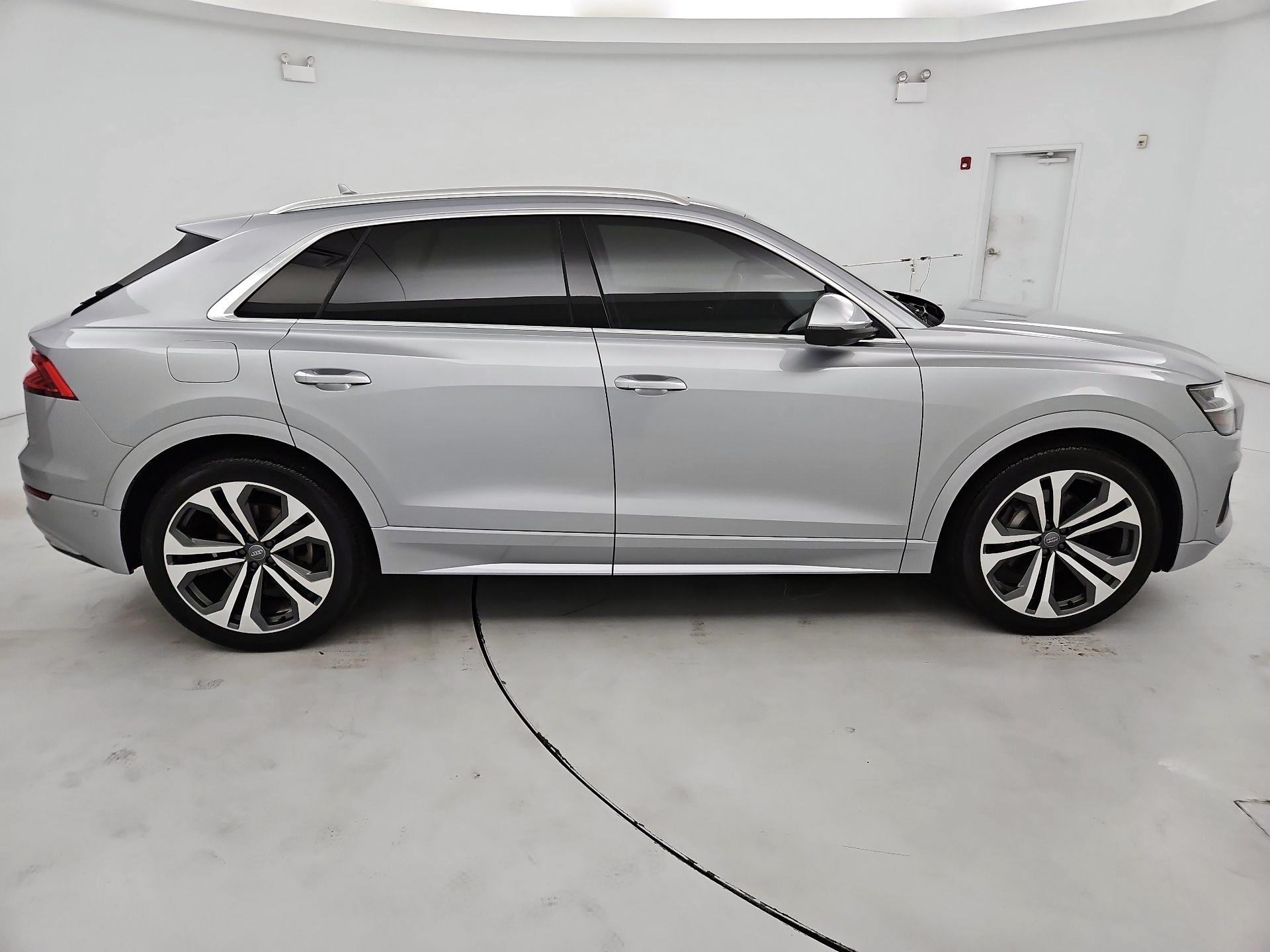 Thumbnail: 2020 Audi Q8 - 4
