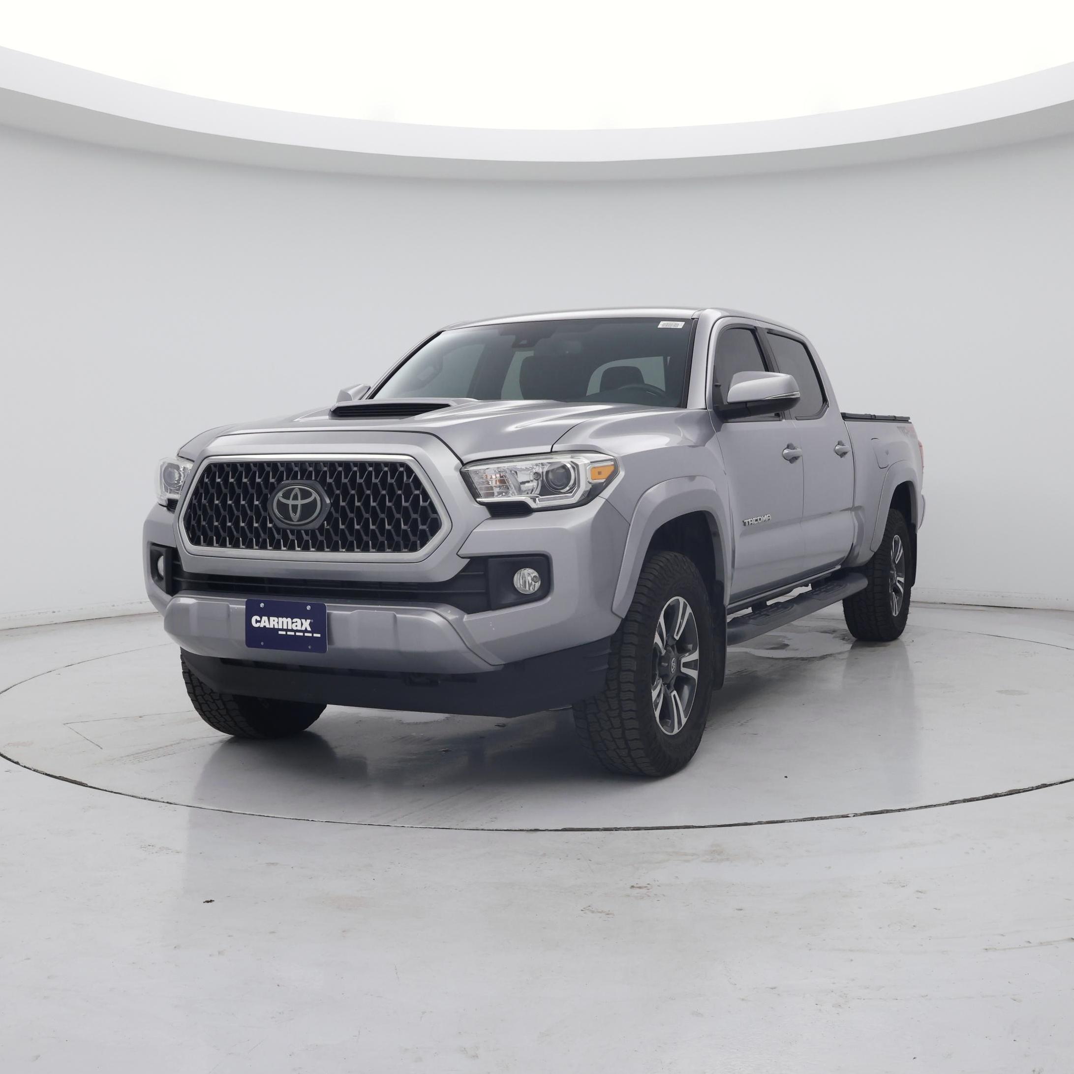 Thumbnail: 2018 Toyota Tacoma - 4