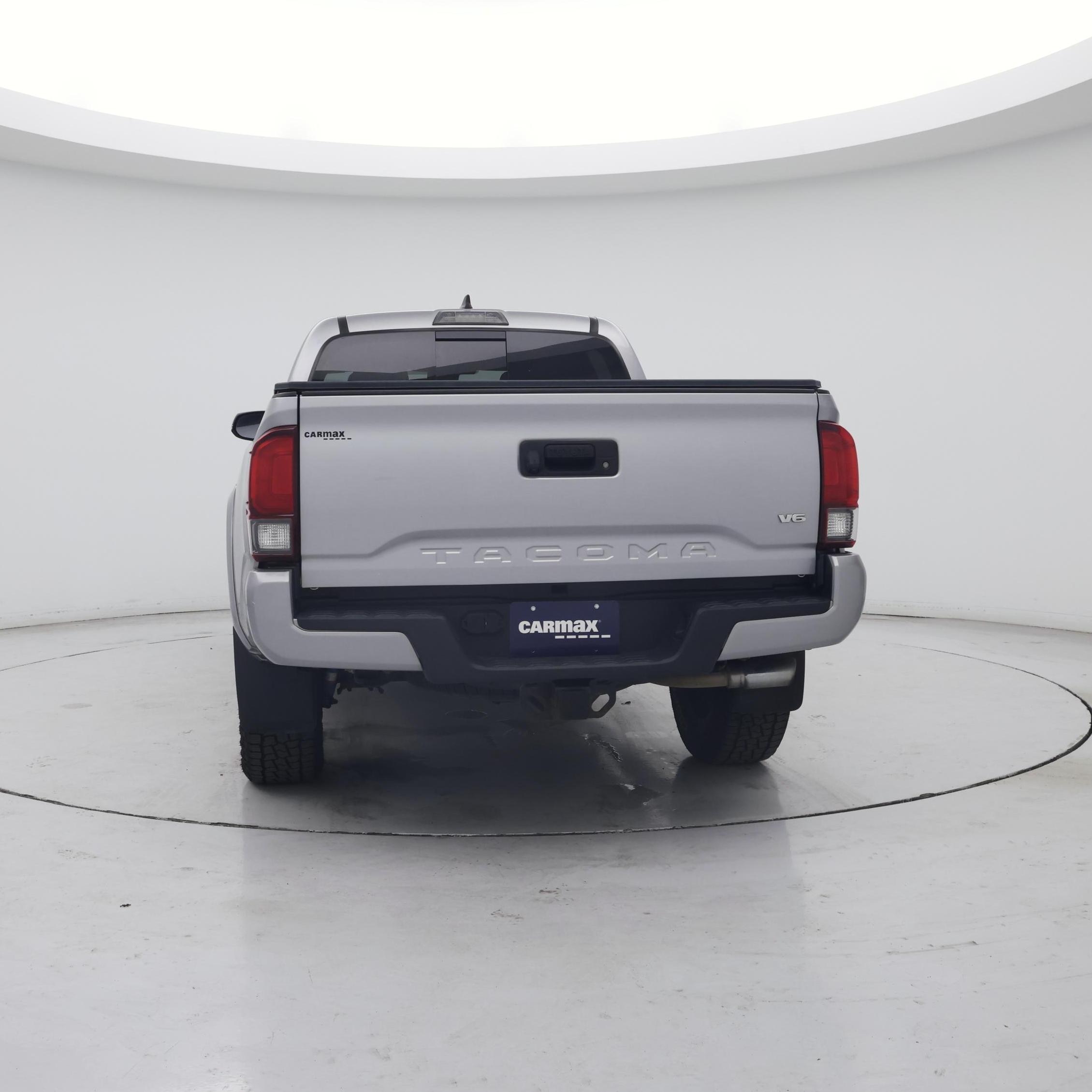 Thumbnail: 2018 Toyota Tacoma - 6