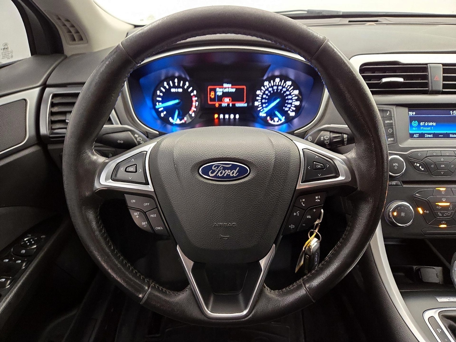 2015 Ford Fusion SE - Photo 11