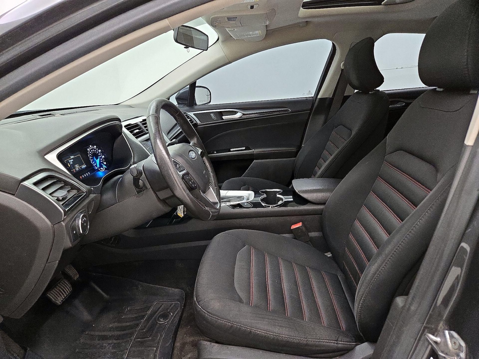 2015 Ford Fusion SE - Photo 12