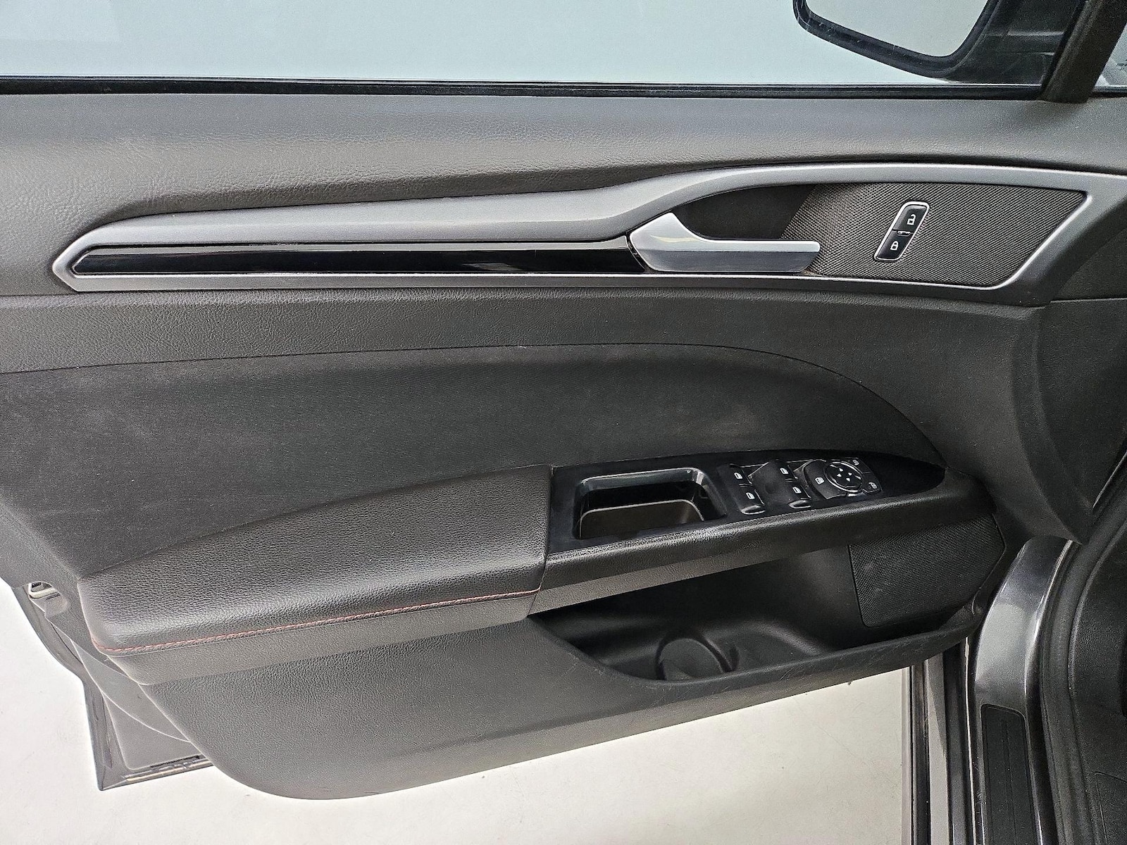 2015 Ford Fusion SE - Photo 13