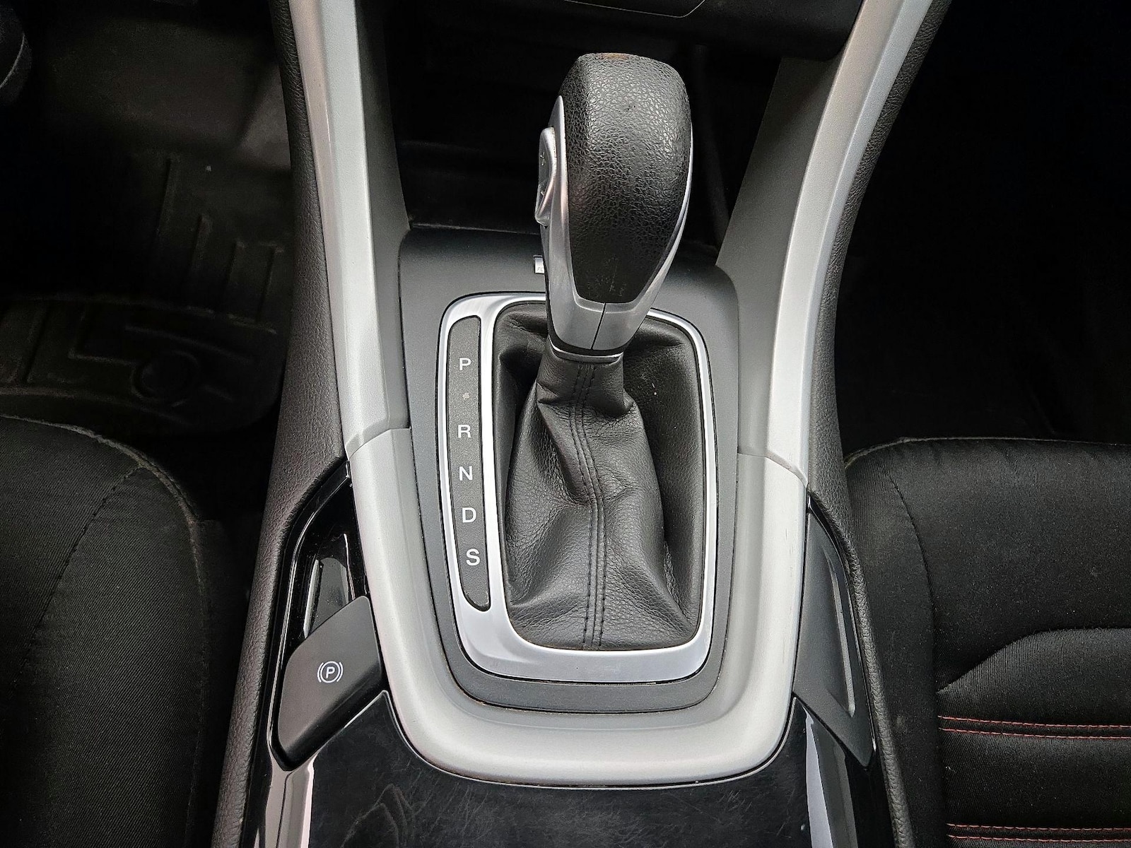 2015 Ford Fusion SE - Photo 18
