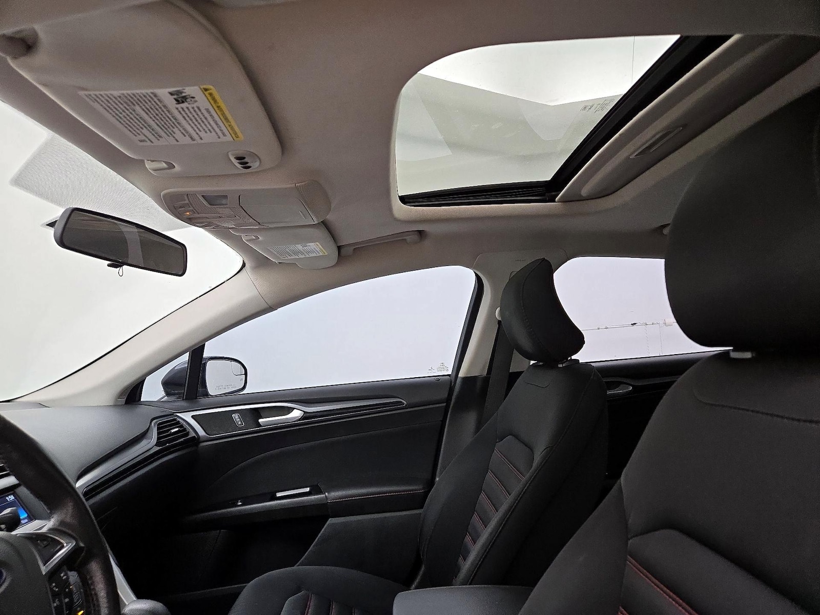 2015 Ford Fusion SE - Photo 20