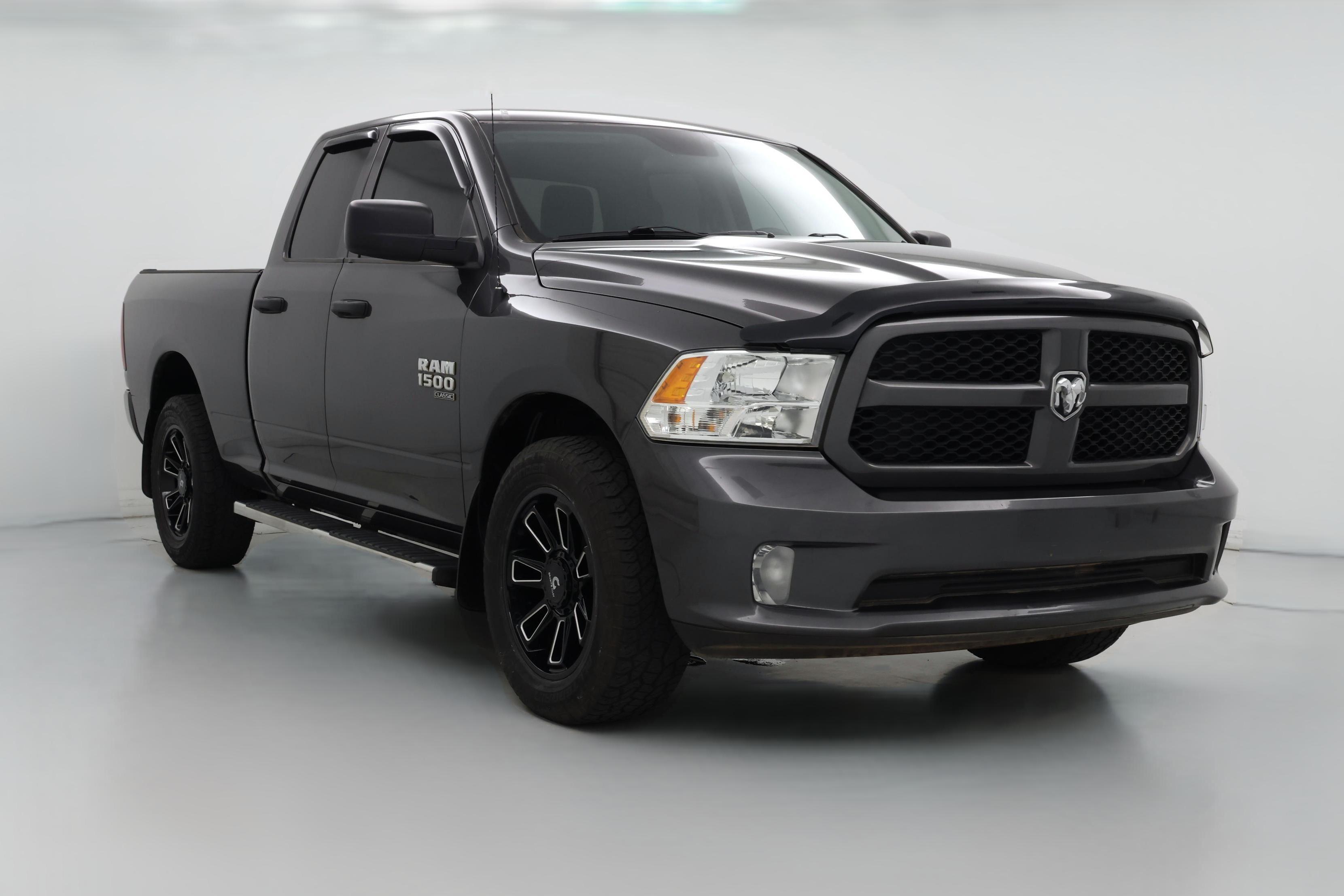 Thumbnail: 2019 RAM 1500 Classic - 1