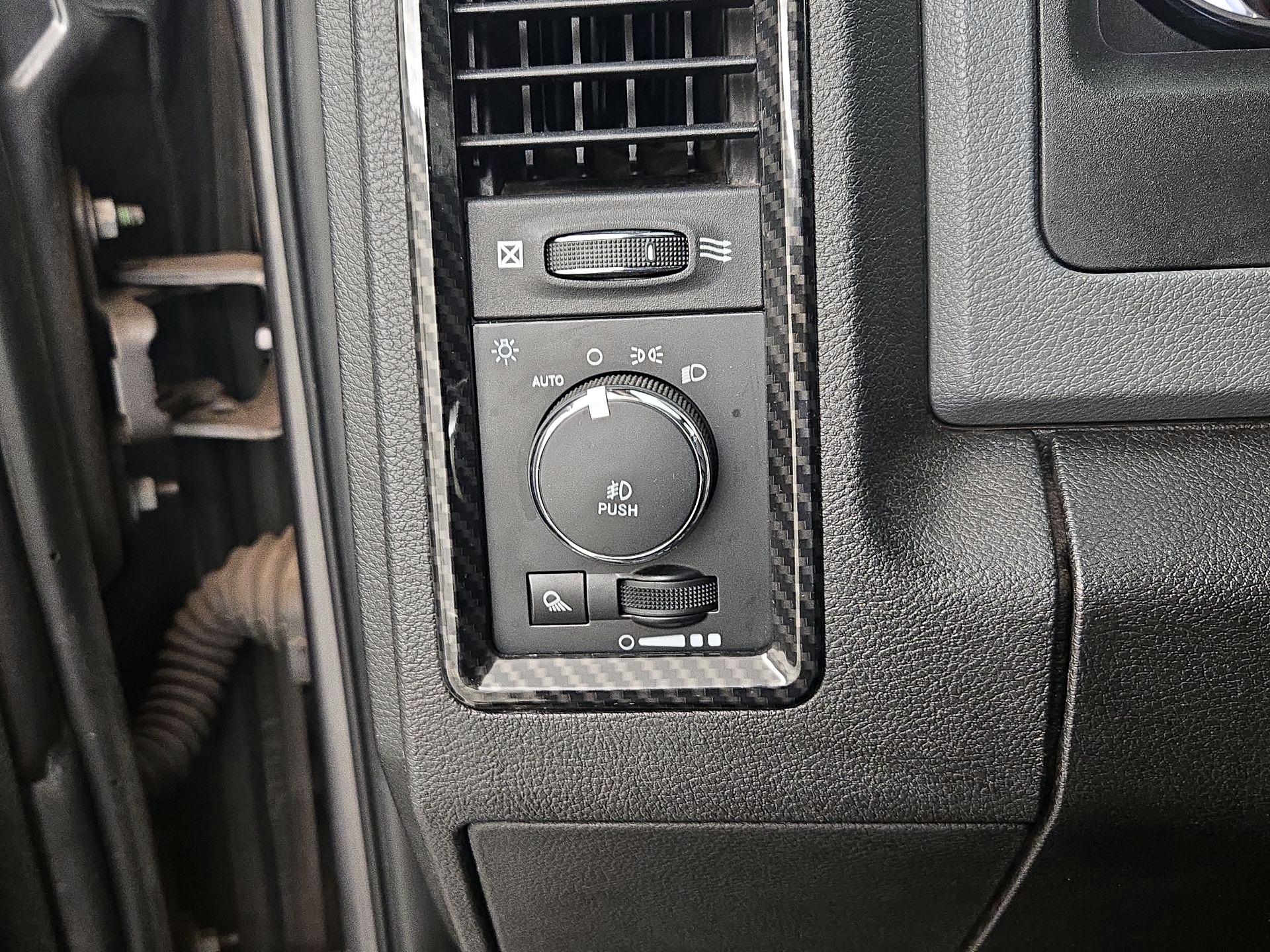 Thumbnail: 2019 RAM 1500 Classic - 13