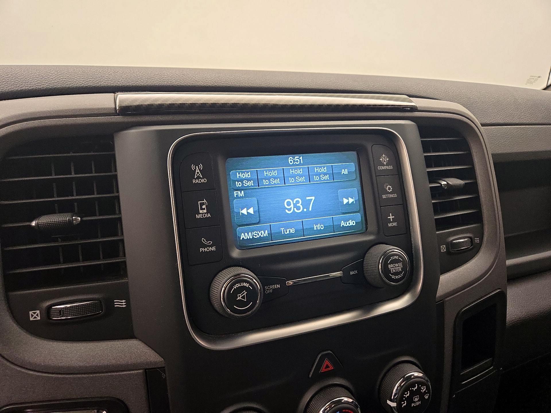 Thumbnail: 2019 RAM 1500 Classic - 15