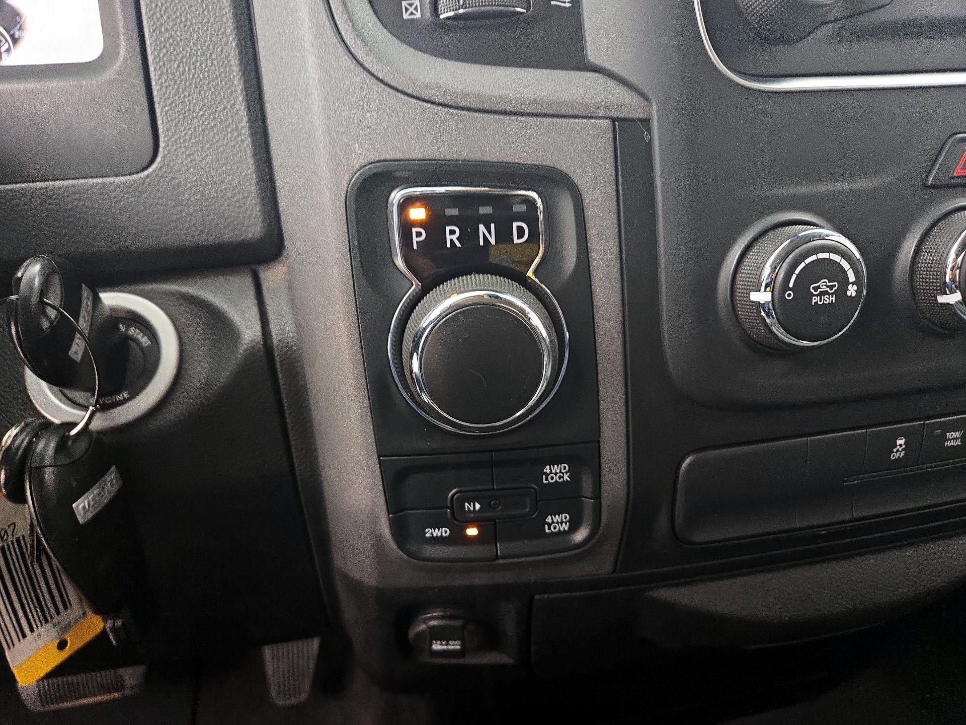 Thumbnail: 2019 RAM 1500 Classic - 17