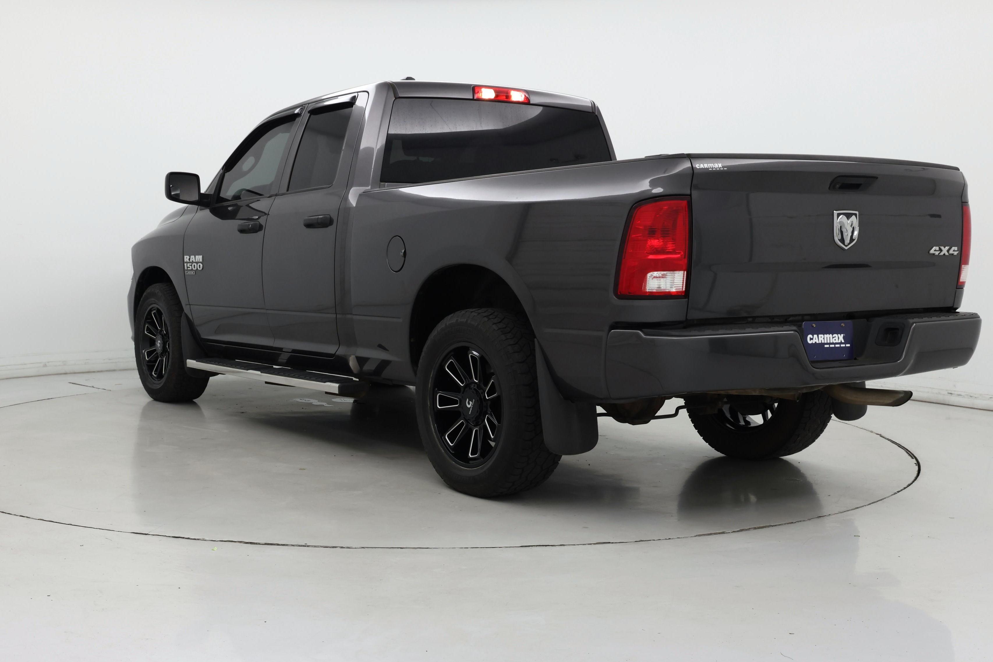Thumbnail: 2019 RAM 1500 Classic - 2
