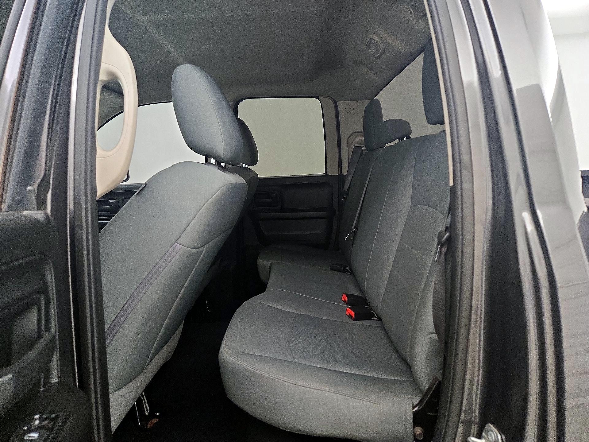 Thumbnail: 2019 RAM 1500 Classic - 19