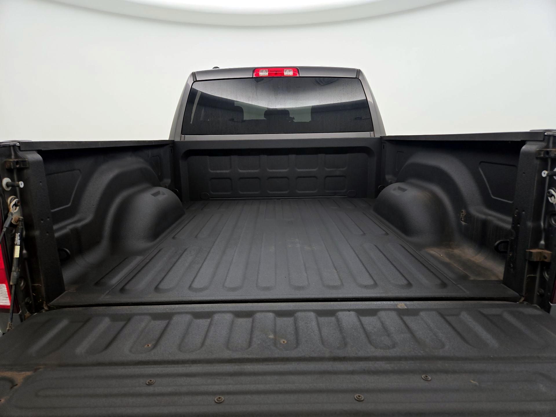 Thumbnail: 2019 RAM 1500 Classic - 20